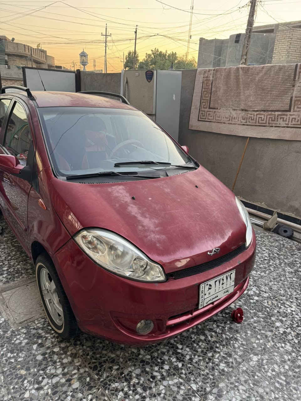 السلام عليكم شيري اي وان ٢٠١٢سيارة صبغهة بي جراد كير مكينة نضيفات صدر جديد وتايرات جدد بيهة ملاحضات بصيطة تبريد تدفئة شغالات بيهة وكالة وصاحبهة موجود اي استفسار *********** السعر ٣١وبيهة مجال
