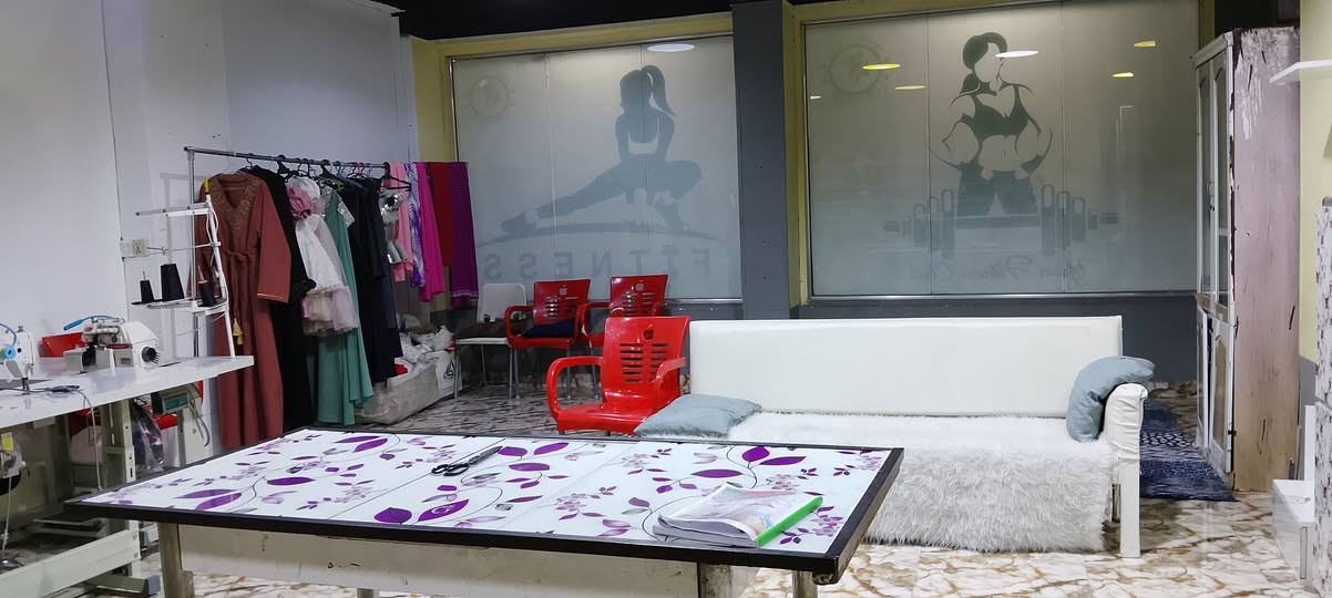 ✨ إعلان بيع مشغل خياطة نسائي ✨
للبيع مشغل خياطة نسائي متكامل وجاهز للعمل 
يتميز بمكان مميز  ، ومجهز بجميع المستلزمات اللازمة
تفاصيل المشغل:
الموقع: (حي العباس الفرع الثاني )
المساحة: (قاعة 50 متر يوجد فيها صحيات خاصة بها
💼 فرصة استثمارية ممتازة لمن ترغب ببدء مشروعها الخاص دون عناء التأسيس من الصفر.
📞 للتواصل والاستفسار:
(رقم الهاتف ***********واتساب)
