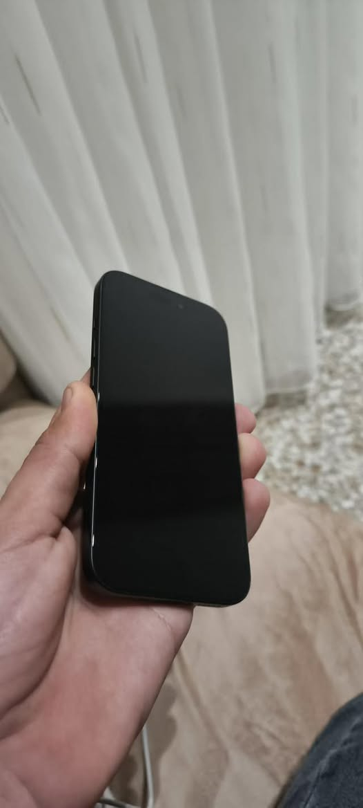 لسلام عليكم أيفون 15عادي لون اسود دبل سيم 256الجهاز حيل نضيف ويا الباكيت وكيبل السعر 725وبي مجال للطيبين الرقم ***********
