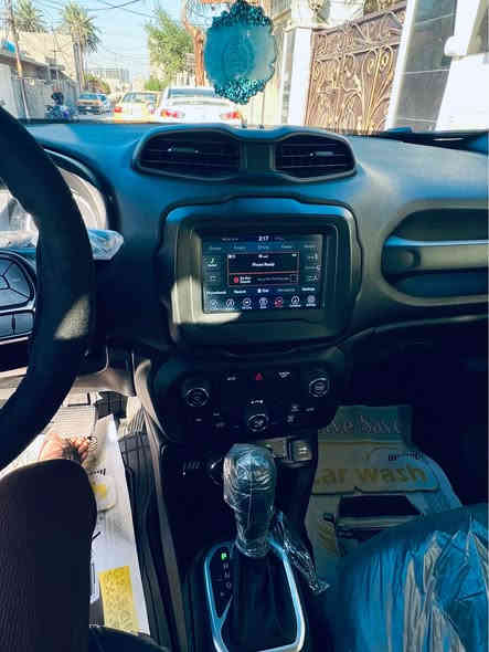 السلام عليكم 
جيب رنكيد 2020
فول مواصفات بدون بانوراما 
شاشة كاربلاي لاسلكي وبصمه ومثبت سرعه وتحديد مسار اشاير بالمري جام اوتو 
تخم تاير حدادية ومكينه وكير كله مكفول
 التبريد ثلج 
مكينة 2400 
ماشية 85
حادثها فقط بنيد 
وبارد بالباب صغيرا
والباقي مكفول كله
السعر135وبي مجال  سيارة جدا نظيفة
*********** بغداد
