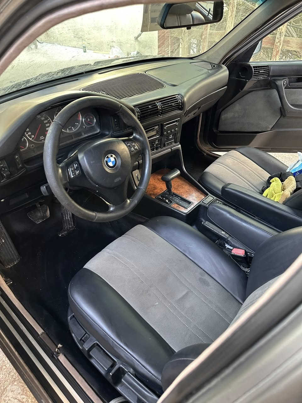 السلام عليكم 
للبيع 540 اصل 8 سلندر رقم بغداد 
سياره وارد يابان مكينه وكير مال حاويه 
حداده كلهه جديده كهربائيات كله شغاله تبريد ثلج 
صبغ جديد هسه مصبوغه كشنات جدد كلش غرفه كلش حلوه 
ويل M اصلي حجم 18 السعر بلاش 70$ وبيه مجال لشراي الاستفسار اتصل ***********
