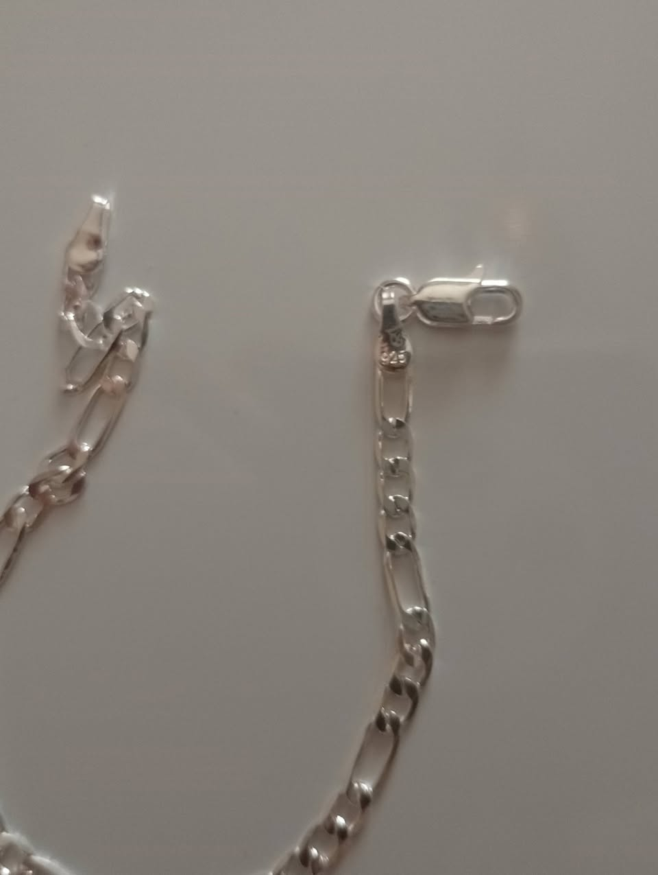 سوار وزنجيل فضه مختوم 925 جديد غير مستخدم 
متوفر توصيل


**إذا كنت صاحب هذا الإعلان وتريد حذفه لأي سبب، رجاءا أرسل رسالة إلى الدعم الفني**