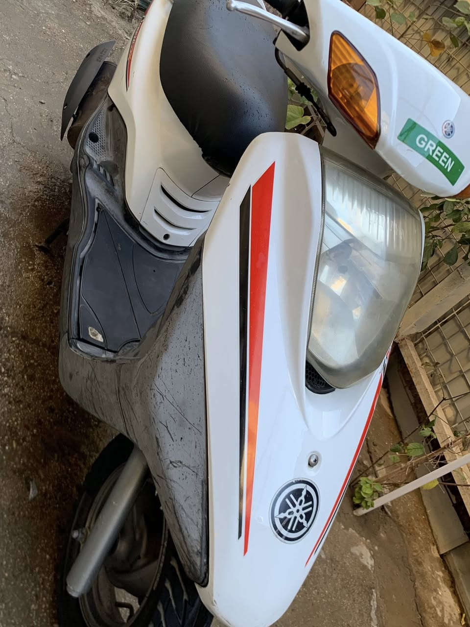 السلام عليكم بريز لايت ناصي ياباني الدراجه رمبه صارلها شهرين نازله ربع نكره بكل وقت دراجه جديده ناعمه  المكينه كفاله عامه  ومكينه وكهربأيات الدراجه تتعب دكول جديده سويج الصلي مالته منفيس دراجه مري زوج مالته تبديل الدهن جديد فوله بازين القبق ماتصرف عليه ربع مكاني بغداد الشعله *********** السعر 875وبيها مجال
