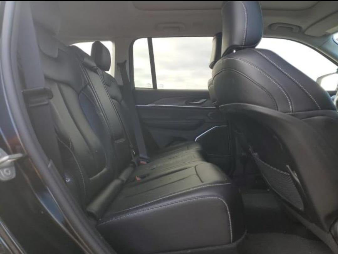 السلام عليكم جيب كراند شيروكي (بلگن) 2024 أسود
المواصفات فول 1/1 بدون ايرباگ رقم بغداد 
المشي 22 
شاشتين وحدة وسطية + راكب
 تدفئة مقاعد امامي+ خلفي +ستيرن
 كشن كهرباء جلد 
بصمة تشغيل عن بعد 
بانوراما 
وبعد مواصفات معروفة 
السيارة مبولشة وكاملة مكملة ربع متصرف عليها صدر جديد مبدل موبار اصلي
للتواصل 

+964 780 888 8666


**إذا كنت صاحب هذا الإعلان وتريد حذفه لأي سبب، رجاءا أرسل رسالة إلى الدعم الفني**