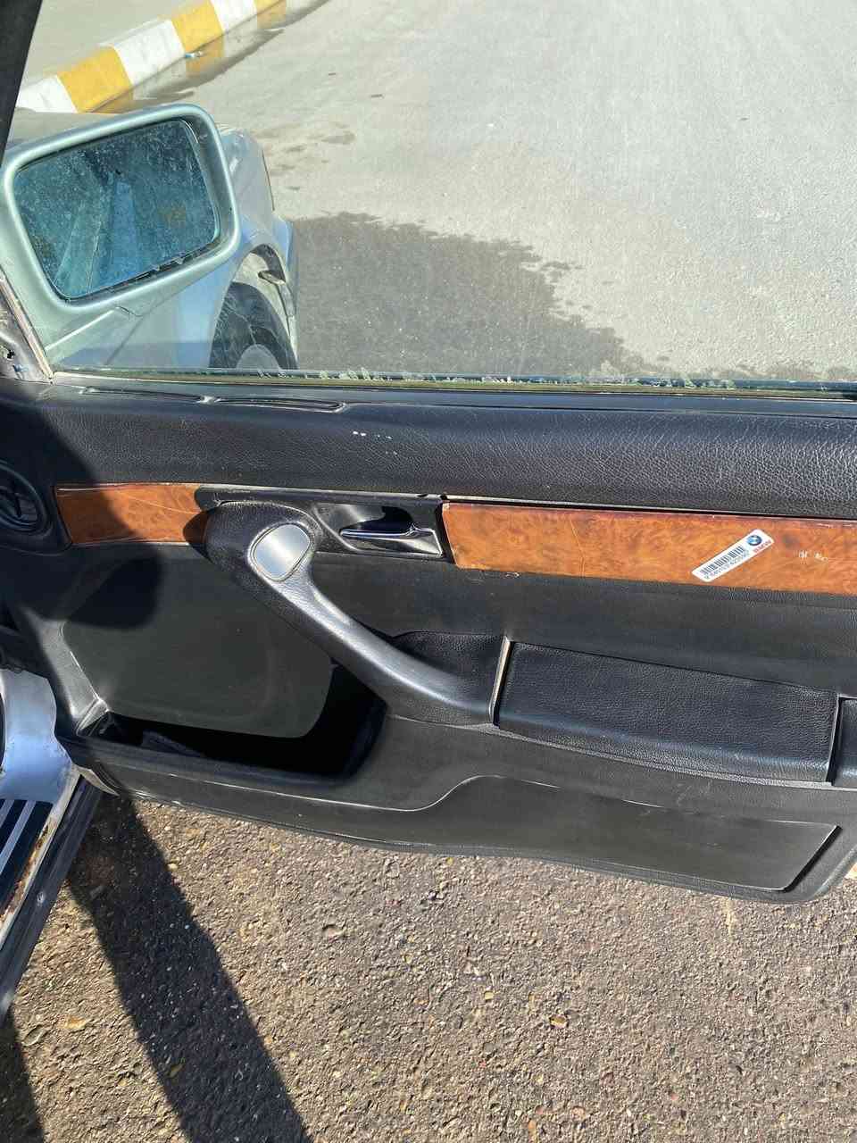 لبيع 730 موديل 94 السعر 55 وبيه مجال هزه جديده رقم جديد كهربايه كله شغل السياره خير العنوان الفلوجه ***********
