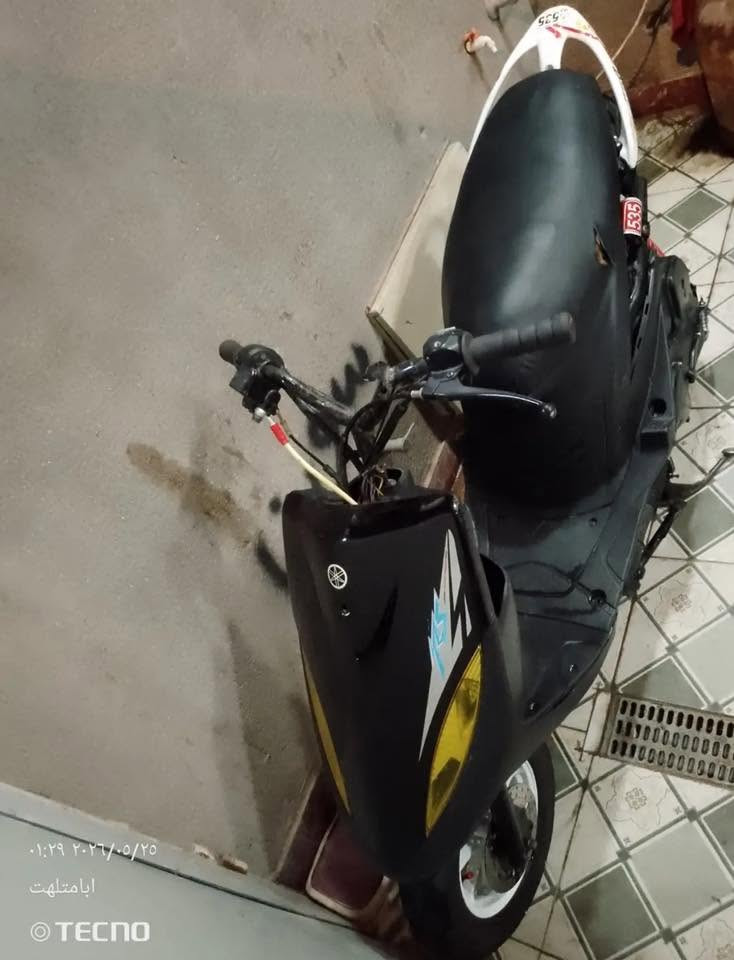 سلام عليكم 
دراجه ماكس عدله مفتوحه55
بيهه صوت كرنك وخيط تبخير. كلش قليل بس من تشتغل
دراجه كلشي شغال بيهه 
بيهه وياله
مشيفه وكزوز RZ 

وغراضهه كلهه كامله 
سعر 350 وبيهه مجال حك جيه

مكاني ناصريه مركز
موجود خاص 
***********

