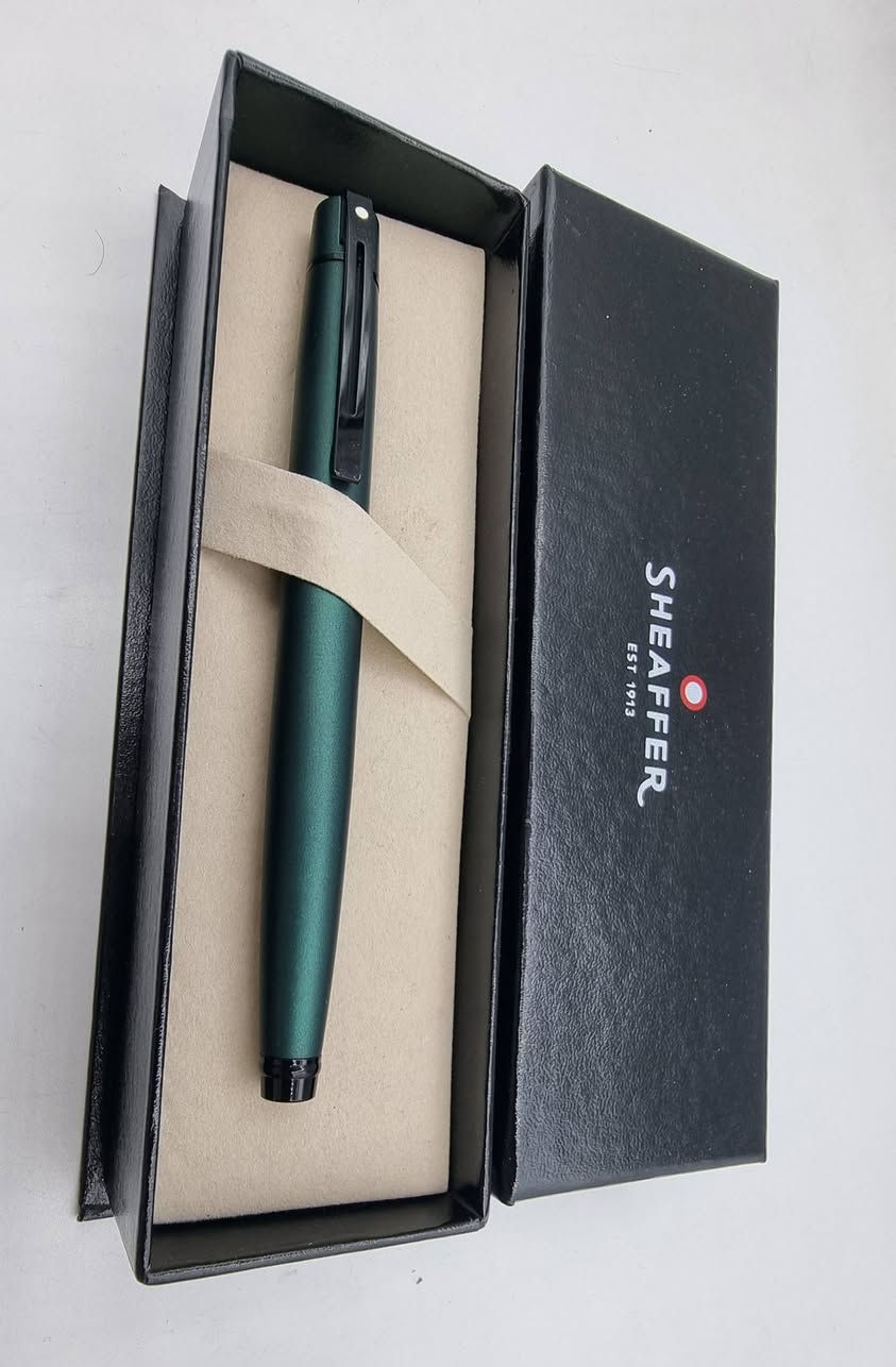 تحية طيبة  ،،،
#قلم_حبر_شيفر_300 SHEAFFERS  
       #جديد غير مستخدم  ، بالعلبة #الأصلية  + الضمان  ، 
     حجم الخط #مديم  ، لون أخضر مطفي ، Matte green 
       اصدار #مميز جدا كلاسك يمتاز بمتانة وصلابة المعدن ، 
السعر : 90 الف  ، 
يوجد  توصيل.


**إذا كنت صاحب هذا الإعلان وتريد حذفه لأي سبب، رجاءا أرسل رسالة إلى الدعم الفني**