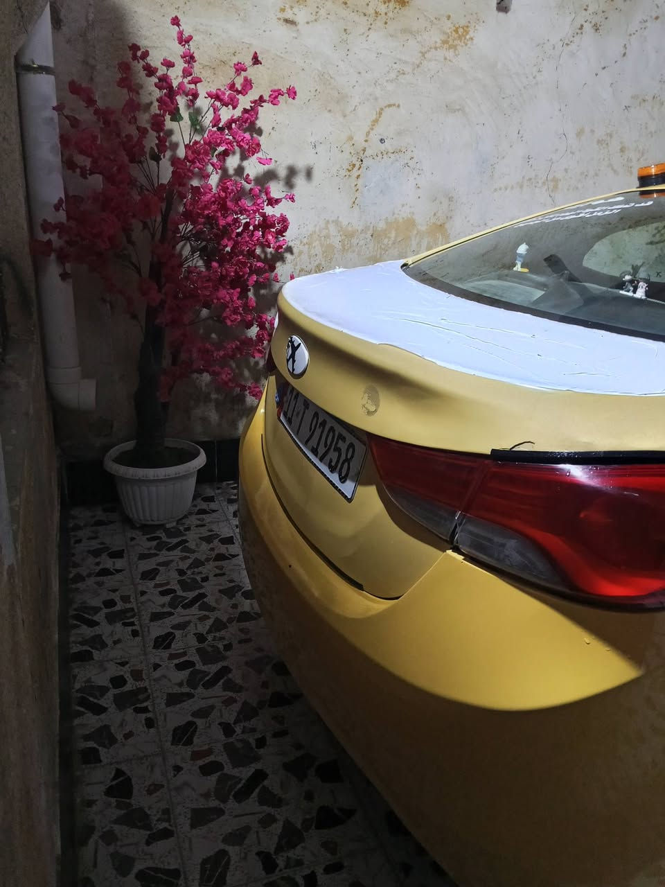 السلام عليكم النترا 2013امريكي حادث جنطه و دو سة جوة باب سايق كير مكينه تبريد دوشمه جديدة تخم تايرمكينه دوش 1800مكان السيارة بغداد اللطيفية حي السلام السعر 90وبي مجال شويه مكلف بل النشر الاستفسار الاتصال على رقم ***********
