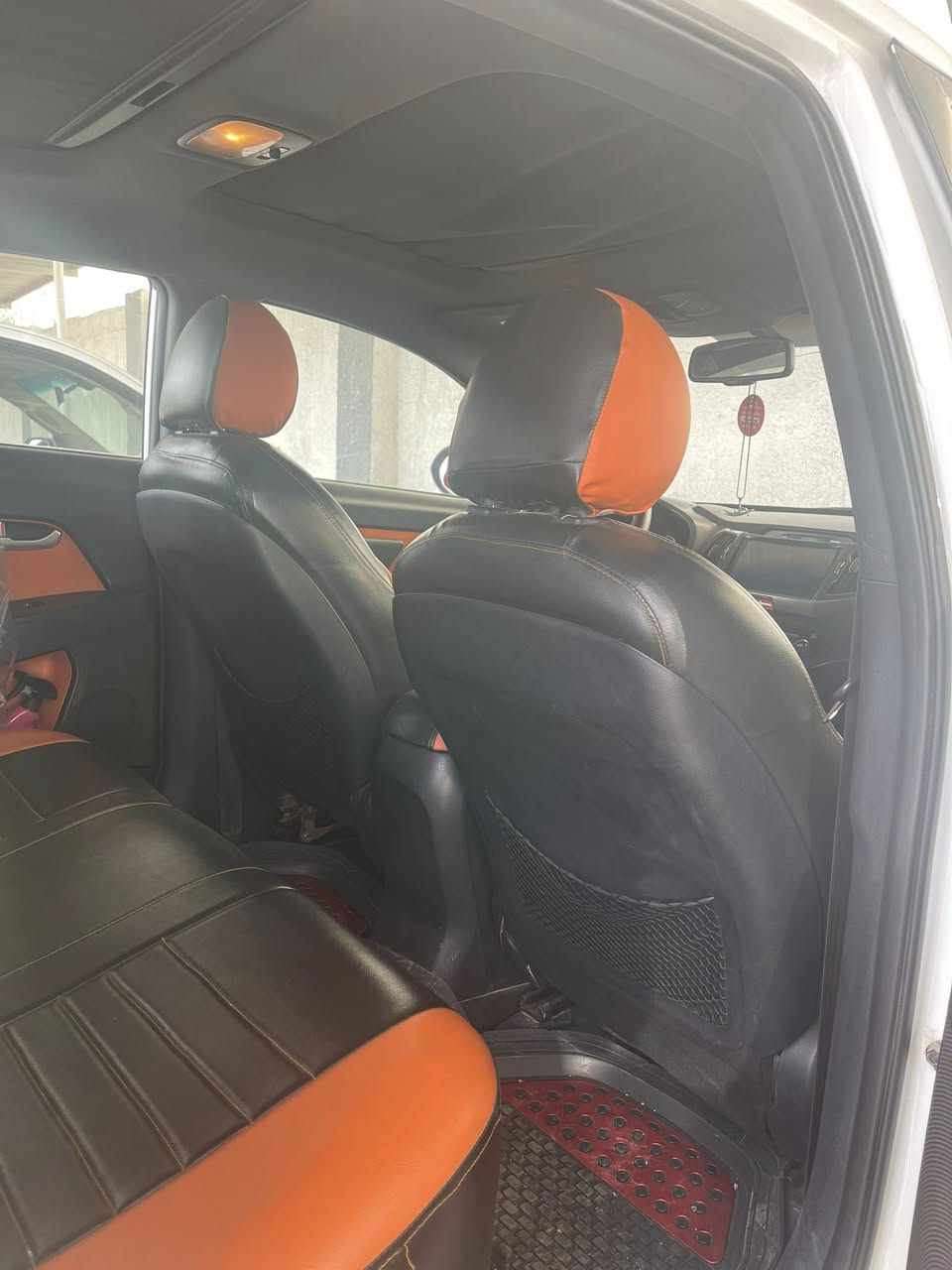 السلام عليكم كيا سبورتج موديل 11 فول عده بصمة محرك 2000 دوش السعر 137 أي ستفسار رقم ***********
