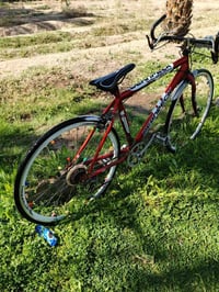 Diamondback ابو العقرب • احمر • يحتاج تاير