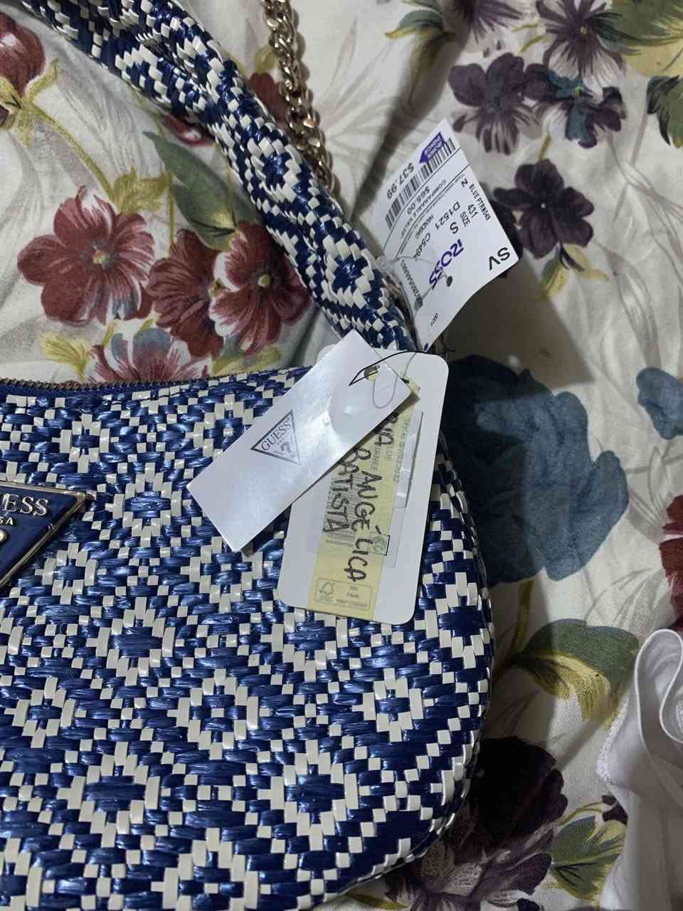 السلام عليكم شباب نسائية جنطة ماركة GUESS الامريكية اصلية وكالةغنية عن التعريف بعدة بلييبل الشركة طلعتلي ب DHL الي تفيدة بالعافية عليه سعرهة ب25 جوة سعرهة بهواية مكاني بابل واكو توصيل


**إذا كنت صاحب هذا الإعلان وتريد حذفه لأي سبب، رجاءا أرسل رسالة إلى الدعم الفني**