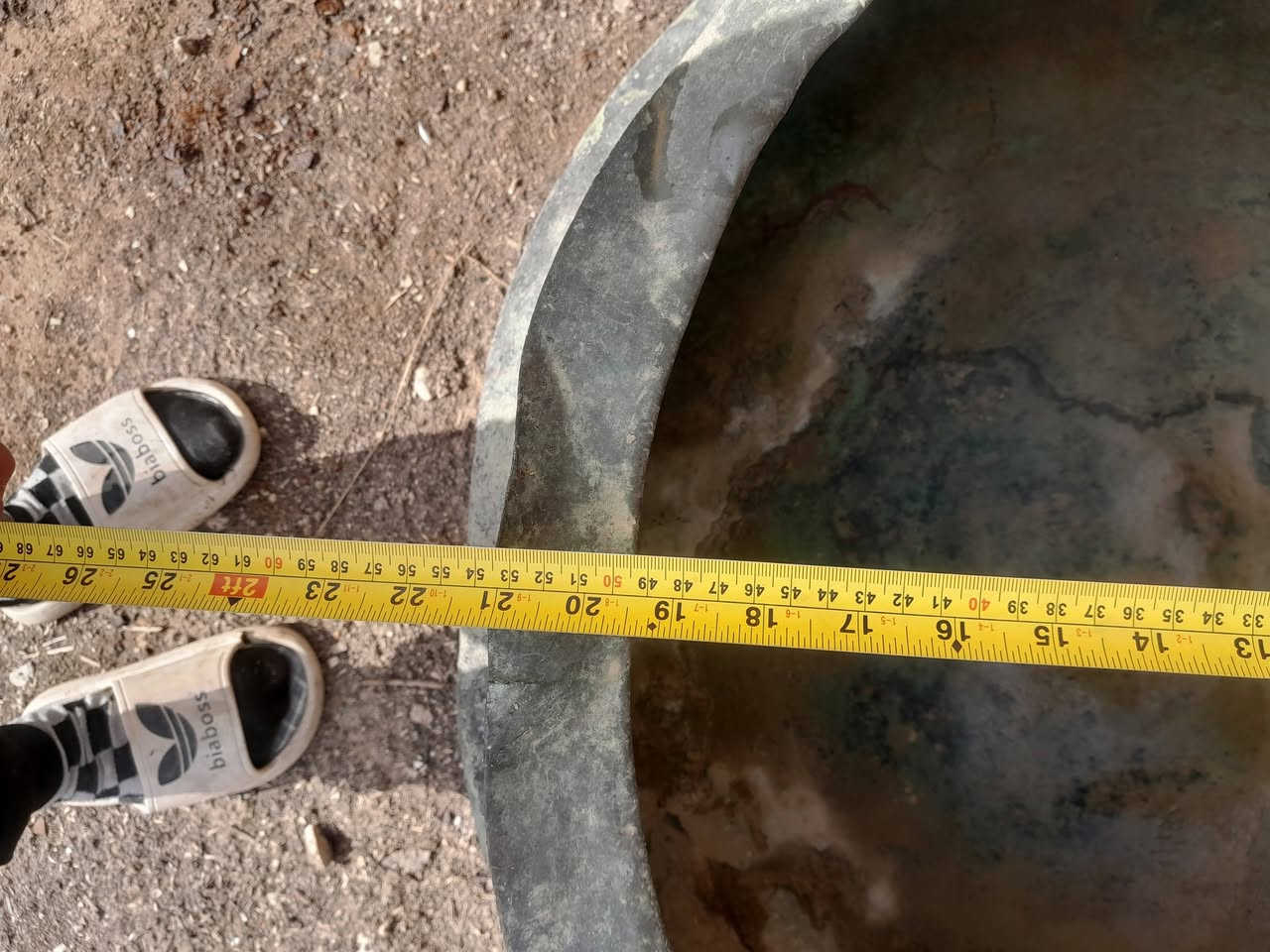 السلام عليكم ورحمة الله وبركاته كدر للبيع الوزن١٢ كيلو طول الفتحة ٥٠ سم الارتفاع ٣٤سم عرض من الأسفل ٨٠ سم نحاس احمر مثل ما امبين بالصورة بيه ثقب للامانة قيم السعر وشكرا


**إذا كنت صاحب هذا الإعلان وتريد حذفه لأي سبب، رجاءا أرسل رسالة إلى الدعم الفني**