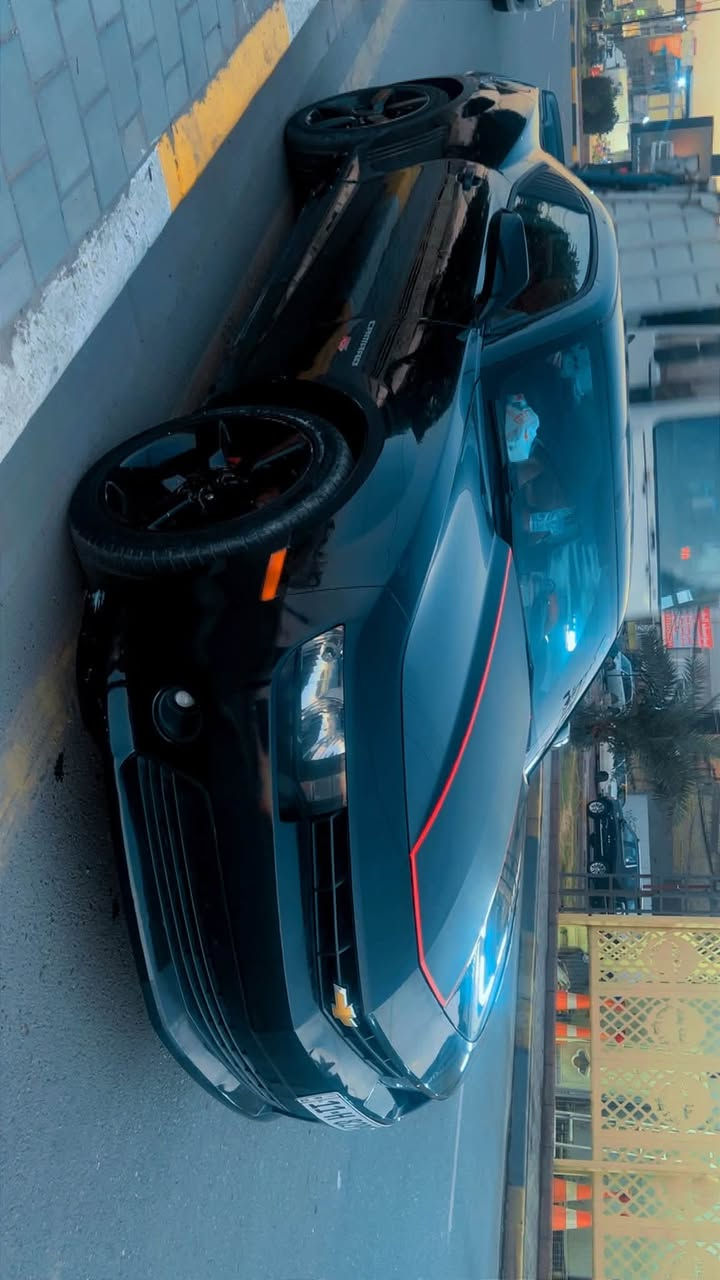 كمارو ٢٠١٥ جديدة بالجيس بيع مستعجل و السعر بلاش 95🔐
شرط حتى حساسات التاير شغالة و كلشي بلادي قطعتين و نص الباب الايسر صبغ و السونار ملحق
المحرك:
ماشية ١١٠ 
٦ سلندر ٣٦٠٠
مكينة جديدة بالكارتون مكفولة الك ضمان سنة✅
ادامة كاملة من شركة العالمية✅
ماحجيلك النشاط و البطناش طيارة✅
ناعمة جدا سلسة بدون اي مشكلة✅

الاصوليات و التحويل:
شرط الغرامات و التحويل ورقم انكليزي بغداد جديد و هزة جديدة و كلشي حاضر 

الكير:

الكير جديد لوك مكفول هم ضمان✅
تنميرة ناعمة جدا جدا✅

الصدر:

صدر امامي جديد✅
صدر خلفي جديد✅

الكماليات:

تخم تاير جديد✅
باتري جديد✅
برمجة كاملة تبريد ثلج ✅
البجم بلادي اصلي مال سيارة برغي مامفتوح بي✅
عالي ناصي بلادي نهار✅
ويالة كورفت دزاين اصلية✅
منظومة تبريد جديدة ✅
دوسات 45th Anniversary ✅
هدرز داون بايب اكسبايب✅
 
المواصفات:

شاشة جبيرة✅
كشنات جلد✅
كشنات كهرباء✅
سستم صوتي ✅
تحكمات ستيرن✅
أوامر صوتية ✅
حساسات هواء بلادية ٤ شغالات✅
شيفتات بالستيرن سبورت مود✅

***********
