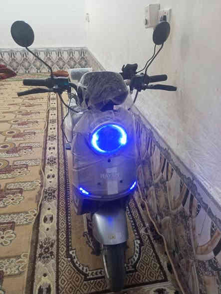 سلام عليكم دراجه شحن اللبيع ار9 مابيه ايشي السعر 600وبيه مجال قليل الرقم ‏‪***********‬‏
