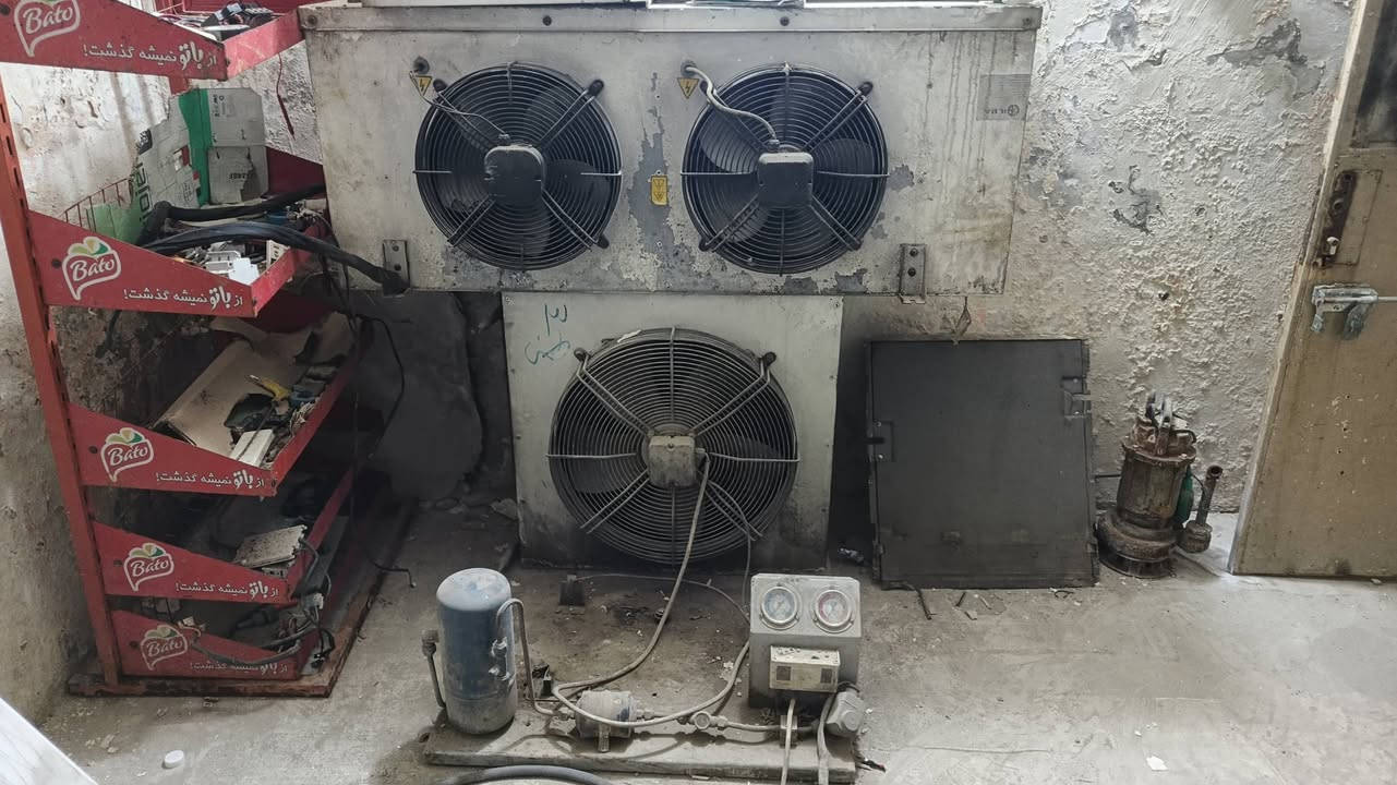 يوجد براد ٤ في ٣ سندويش براد مع الداخليه والخارجيه فقط بدون ماطور مكاني مسيب البراد كما موضوح في الصوره والمقطع فديو حالين بالموكب


**إذا كنت صاحب هذا الإعلان وتريد حذفه لأي سبب، رجاءا أرسل رسالة إلى الدعم الفني**