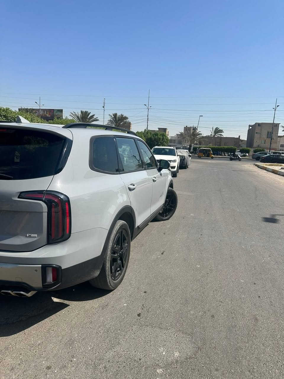 سلام عليكم
كيا تلورايد 2023
رقم بغداد انكليزي ب اسمي 
ماشيه 33ميل
  برستيجSX
فول مواصفات
 5كامرات 
تعرض  عل جامه الاماميه 
بصمه ابواب وتشغيل 
كشنات سياحي
كشن امامي مساج 
كشنات امياميه خلفيه تدفه تبريد 
فور ويل 
حساسات جميع الجوانب 
رادرات جميع الجوانب 
جنطة شفط امرايات شفط
جنطه فتح بلرجل 
تحذير ستيرن عند الخروج عن المسار 
اطفا ذاتي عند الزدحام 
فتحتين بنورامه 
وبعد هواي مواصفات بيهه 
السعر 32وبيهه مجال 
صور الحادث ورقم الشاصي بلمنشور موجوده
 
مكانهه بغداد رقم الهاتف ***********
