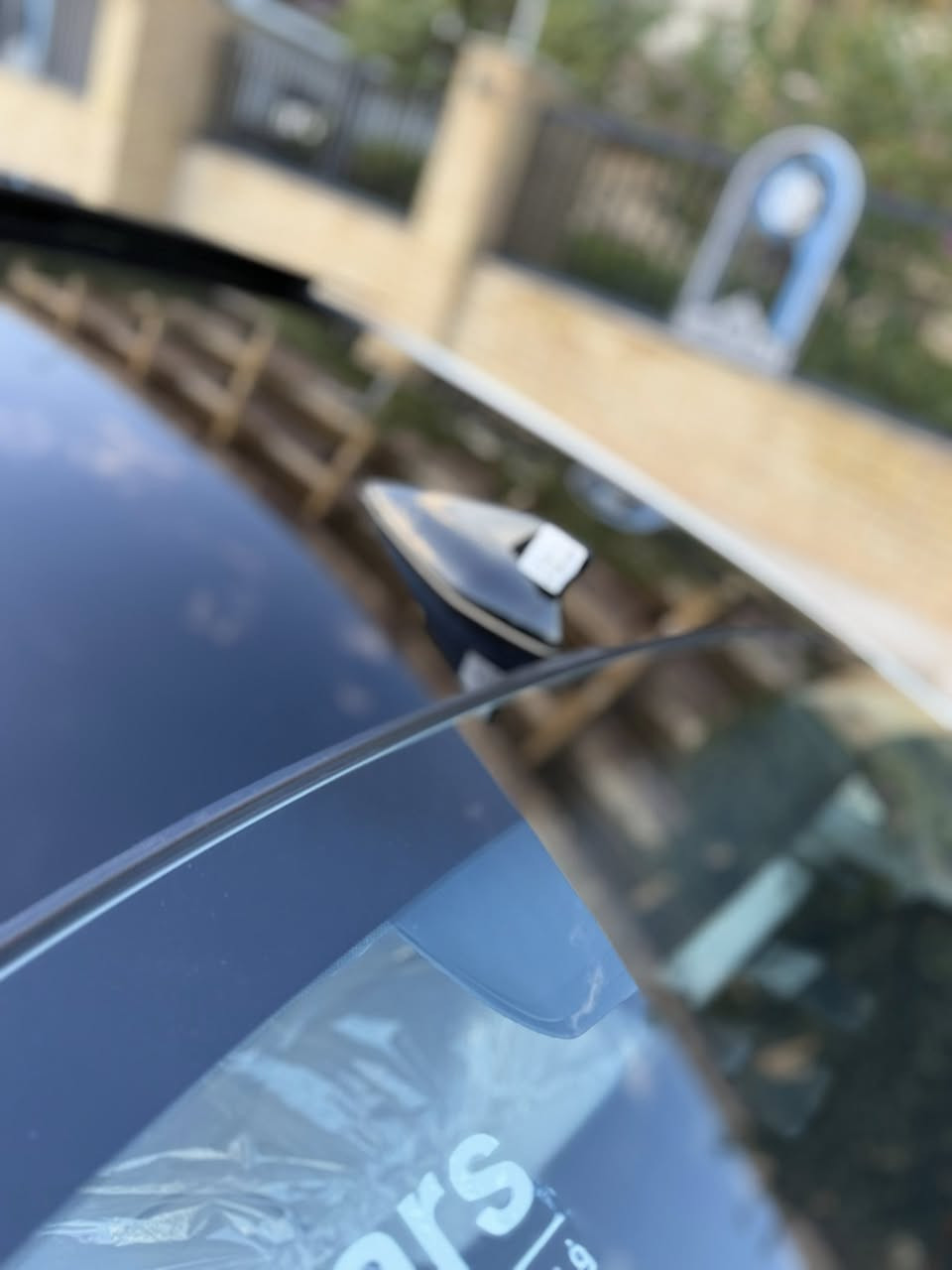 كيا كي فايف K5  
ضمان شركة المجموعه الدولية 
2025
مستخدم عداد 4000 Km
رقم بغداد مثبت لوحات 
مواصفات فول 1/1 
مكينه 2.5 
بانوراما 
بصمه تشغيل 
تشغيل عن بعد 
حساس امامي 
حساس خلفي 
مري كهرباء 
داخل ابيض  
مقاعد جلد 
تبريد قطعتين 
شاشة كبيره
كامره خلفيه 
مقاعد الاماميه كهرباء 
شاحن موبايل 
بك لايت خلفي LED
اريل نفكيتر 

‏‎العنوان بغداد كرادة 
***********
