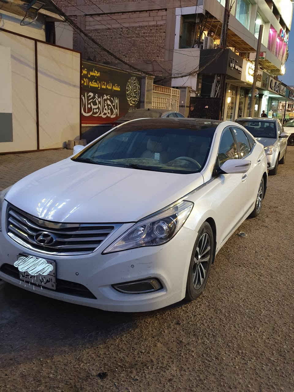 سلام عليكم 
ازيرا ٢٠١٤ وارد خليجي فول مواصفات ضررها قطعة وحدة مثل ما مأشر بالصورة وناقصها ترتيبات بسيطة بالدعامية الامامية والباقي من كير ومكينة مكفول.
السعر المطلوب 120 قابل للتفاوض للجادين.
***********
