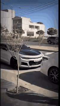 سلا م عليكم 
كمارو ٢٠١٦  ٦سلندر (خليجي)
رقم سليمانية تحويل وكالة بشرط
٤ قطع صبوخ بدون دواخل بدون شاصي 
١٢٧٠٠٠كم ماشية 
كير و محرك مامفتوح و اكسل بشرط
فلنجات برمبو  شاشة كبيرة و ليد
٣ مود قيدك بريك بصمة
تايرات جديد ويل س س  سنوية باسمي كلشي جديد 
سعر ١٠٩ بيها مجال 
***********
