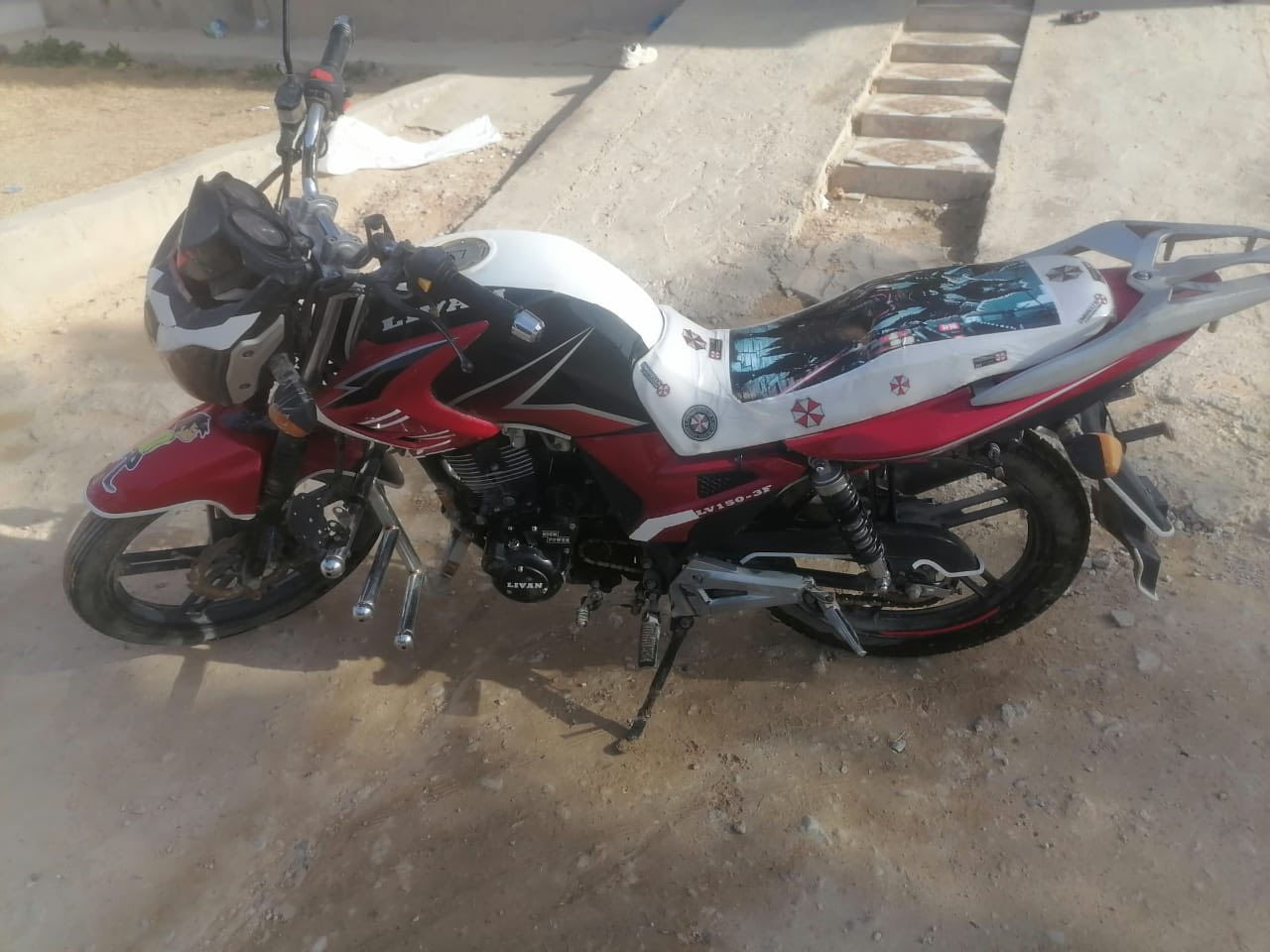 هيوشه جمره للبيع موديل 2020 محرك وكير شرط كفاله عامه مامفتوح موطور نصيف ربع متحط علي السعر (650) لاستفسار 0787381017 فقط موجود هنا


**إذا كنت صاحب هذا الإعلان وتريد حذفه لأي سبب، رجاءا أرسل رسالة إلى الدعم الفني**