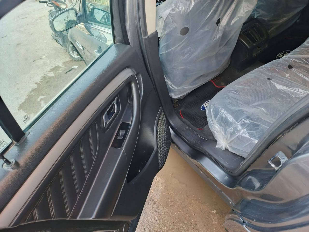 السلام عليكم
فورد تورس 2011 

كير ومحرك شرط  تبريد ثلج 

رقم بغداد انكليزي

 باسمي شرط التحويل 

سنويه لغايه 2029 

حادث خشم البنيد

 شرط بدون داخل 

مواصفات sel

السعر 90 وبيها مجال  ***********
