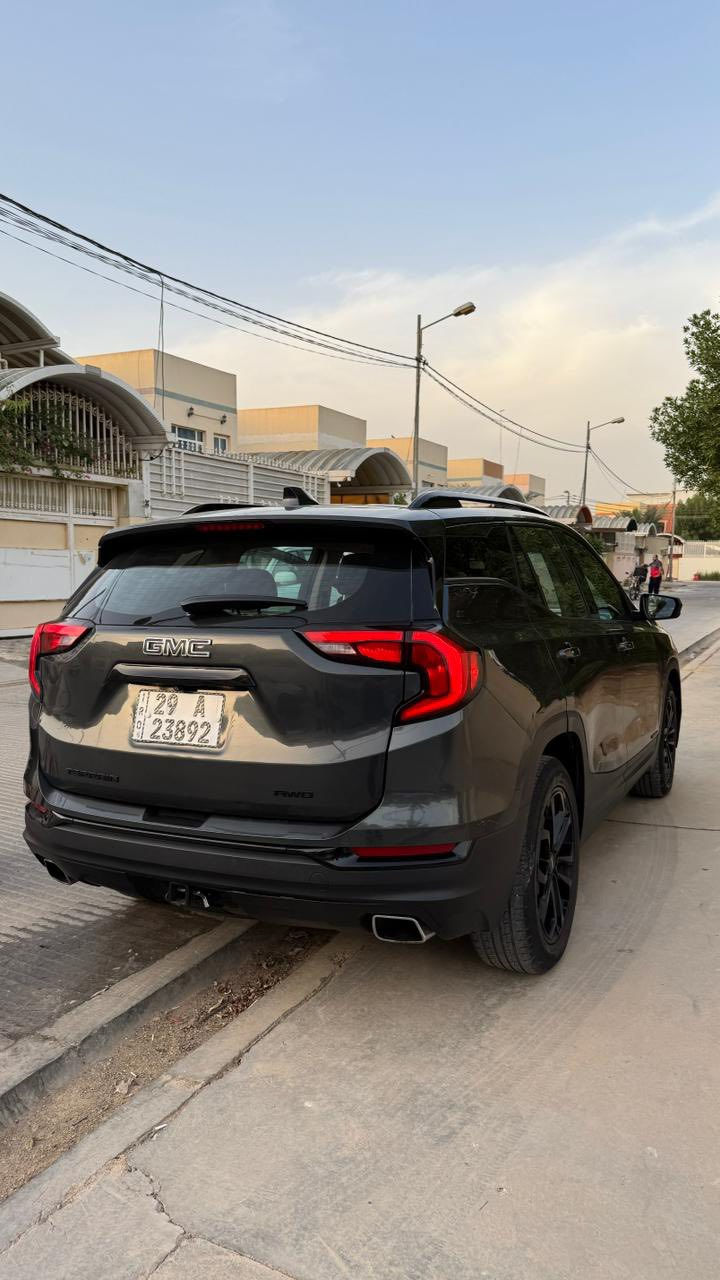 جمسي تيران مكينه 2000T
موديل 2019 فول الفول بلاك  بنوراما  
محرك كير بشرط مامفتوح 
سيارة حيل نظيفة كلشي عل بلاد جديد 
سنوية هزة كلشي جديد رقم دولي الجديد
باسمي السنوية بشرط تحويل وغرامـة
سيارة مابيـها دينار مصرف كامل من كل نواحي
 حادثه جاملغ وبنيد وطخه بل جاملغ الخلفي
مكان السياره كوت مركز المدينه 
السعر 150وبيهة مجال للشراي 
رقم صاحب سيارة ***********
