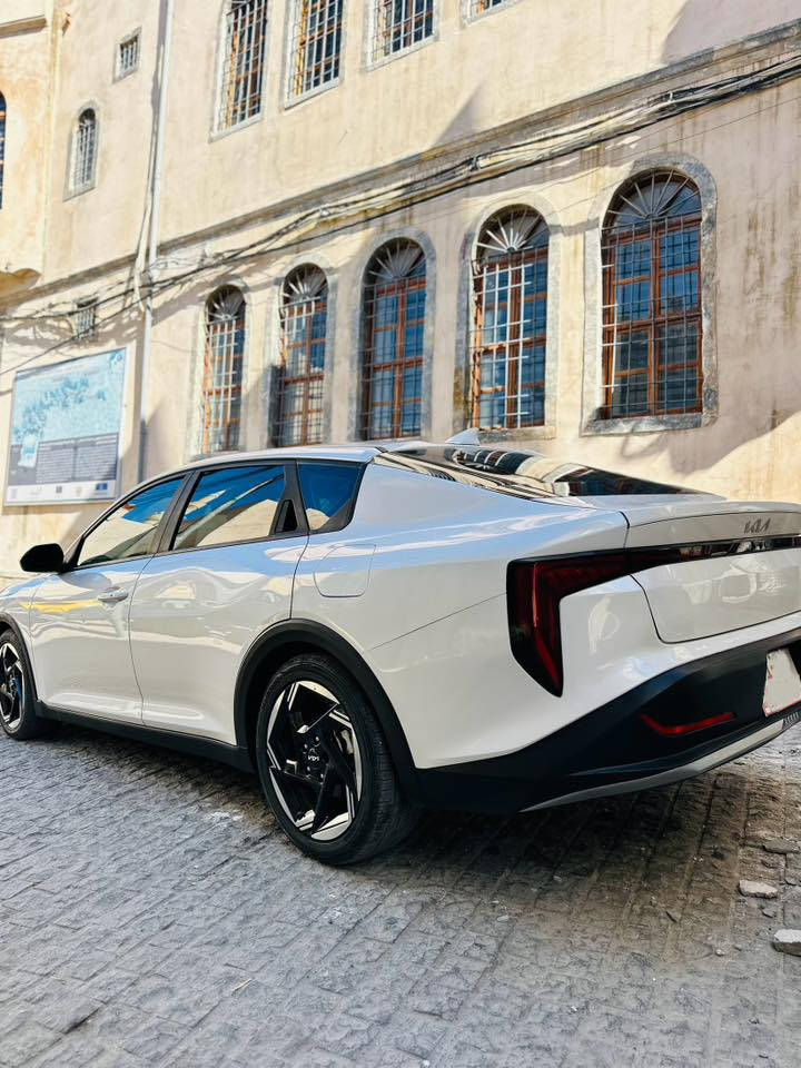 للبيع Kia K4 EX 2025 🔥
دخول جديد تترقم شمالي مكان السيارة الموصل
ماشي 8 الف

✔️ محرك 2.0L دوش تنفس طبيعي بقوة 147
✔️ تشغيل السيارة عن بعد 
✔️ شاشة بانورامية حديثة + عدادات رقمية  
‏✔️ Apple CarPlay & Android Auto لاسلكي  
✔️ تشغيل بصمة + دخول ذكي + ريموت ستارت  
✔️ شاحن لاسلكي + منافذ USB-C  
✔️ رادار أمامي للتوقف الطارئ (Front Collision Avoidance)  
✔️ رادار خلفي للتوقف الطارئ عند الرجوع (Rear Cross Traffic + Auto Brake)  
✔️ مثبت سرعة ذكي (Adaptive Cruise Control)  
✔️ نظام المحافظة على المسار (Lane Assist)  
✔️ مراقبة النقطة العمياء (Blind Spot Assist)  
✔️ حساسات أمامية وخلفية + كاميرا خلفية  
✔️ تكييف أوتوماتيك Dual Zone  
✔️ مقاعد وداخل السيارة بلون اخضر مميز
✔️ جنوط رياضية قياس 18  
✔️ صرفية ممتازة للبنزين  

السيارة ضررها صندوق خلفي بارد وحافة الجاملغ بدون دواخل وايرباك 
السعر 168
3KPFU4DEXSE040043
للتواصل واتساب ***********
