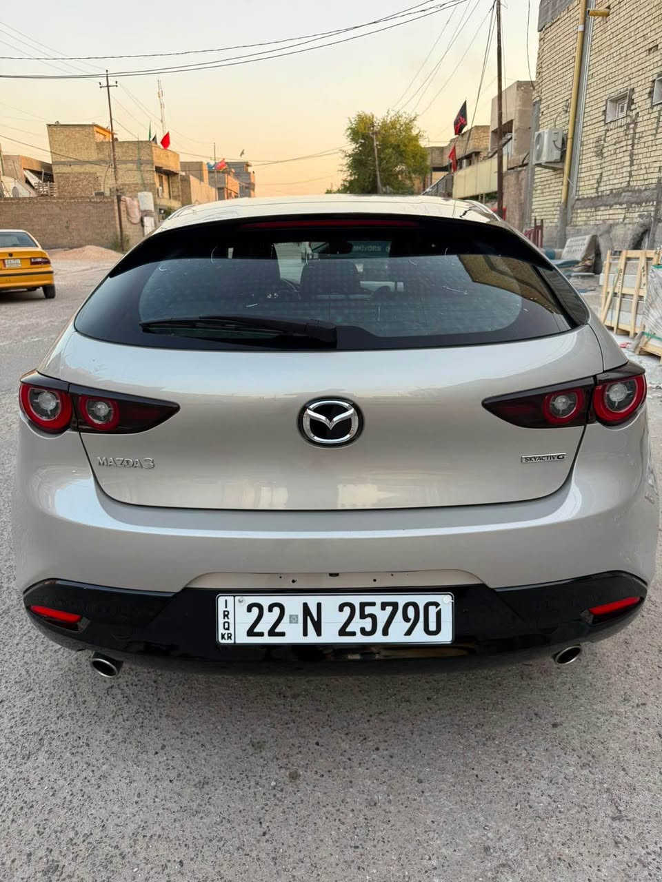 السلام عليكم لبيع مازده 3  ياباني اصل وارد امريكي 
ماشيه 37 
مكينه 2500 تنفس طبيعي 
مواصفات الهاج باك معروفه 
بصمه جلد رادارت شاشه ويل كب 18 
سايد بريك كهربائي قياده ذاتيه لايت لد هواي بيها مواصفات وسياره قتصاديه خير  مـטּ ﭑللــۃ  بدون ارباك فقط برده طاك وكشن
ضرر سياره بابتين جه سايق 
صور حادث مرفوقات بلمنشور
رقم أربيل بسمي جديد دخول جديد لشمال
مكان سياره بغداد البلديات 
 ***********
السعر 137 وبيها مجال 
تريد تحويل وكاله حاضر بغداد, العراق
