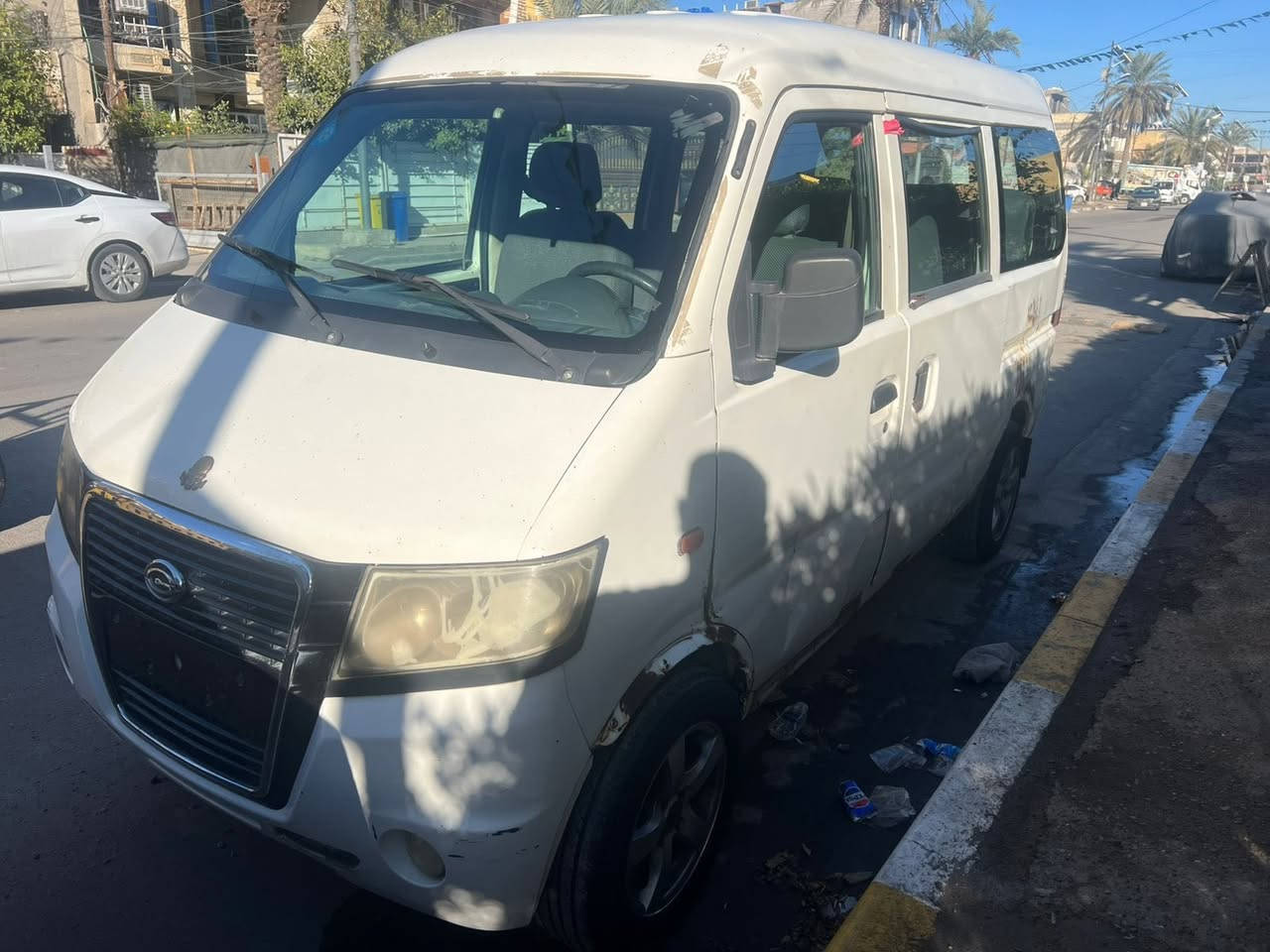 السلام عليكم 
فاو خشفة السيارة نضيفة موديل ٢٠١٥ مدوشمة جديد والسيارة نضيفة وحلوة 
السعر ٤٨ ورقة وبيه مجال مكان السياره بغداد غزاليه ***********
