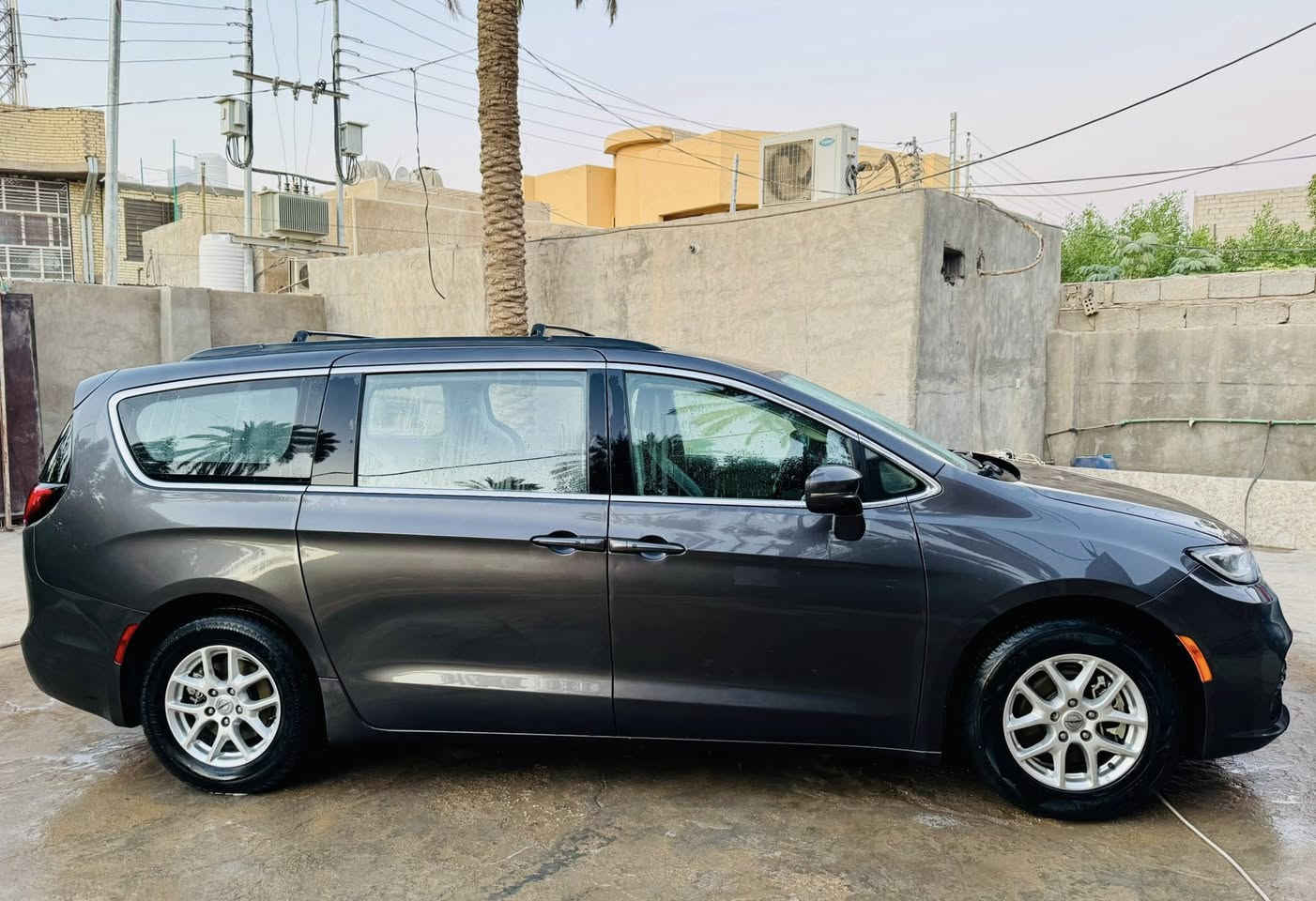 باسفيكا 2022 للبيع  مبدل قطعتين و صور الضرر موجوده بالمنشور ،مكان السيارة كربلاء .
السيارة باسمي تتحول ثاني يوم
 السعر 200 
للتواصل ***********
