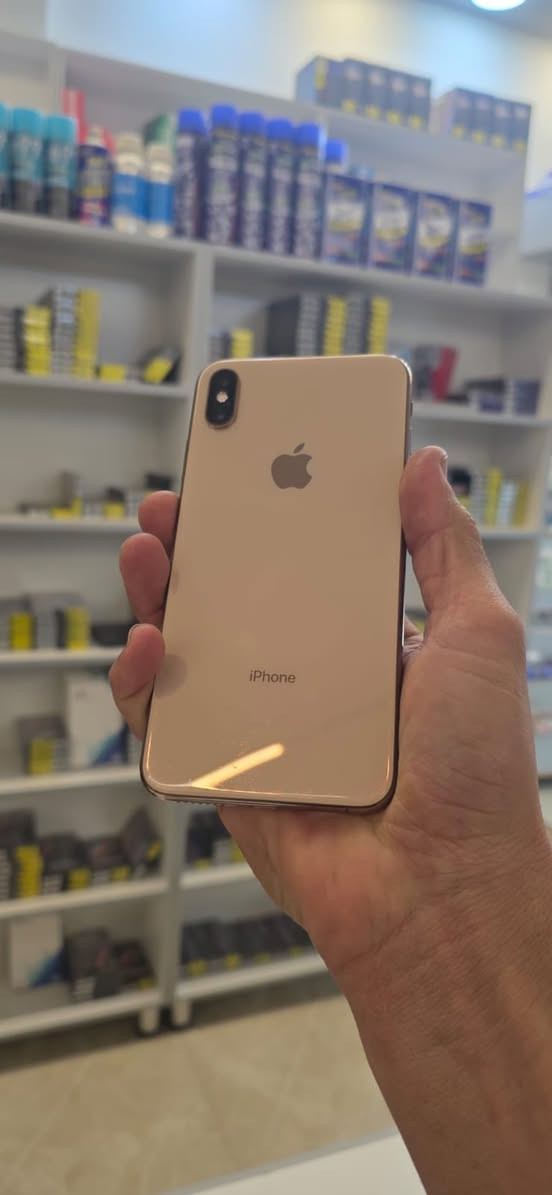 سلام عليكم 
ايفون x s max 
ذاكرة 256 
بطارية 76 
سعر 150 
الجهاز كله بلادي وموضح كدامةم بالصورة شاشته مفطرة وبيها بكسل


**إذا كنت صاحب هذا الإعلان وتريد حذفه لأي سبب، رجاءا أرسل رسالة إلى الدعم الفني**