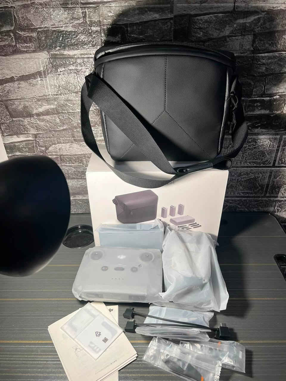 درون dji mini2SE جديد  كبس شركة لوك لحد الان ما مفحوص ولا مشتغل بعده بتراب الشركة   للبيع ليحب راسلني على خاص  كامل ملحقاته   ويه فقط بطاريات اثنين اجه من شركة نقص بطاريات اشتريت له اصليات اثنين لي يحب يدخل خاص او واتساب ***********
