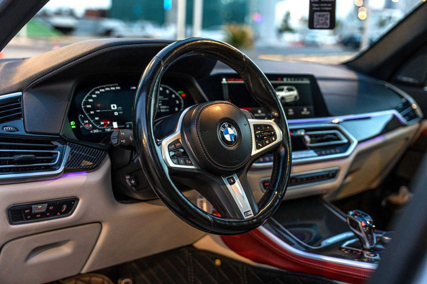 وحش الشوارع  X5 M50i 
٨ سلندر توين توربو  موديل ٢٠٢٢ 
ماشية ٧٥٠٠٠ كم 
مغلف PPF بالكامل 
فول مواصفات 
داخل احمر لونين بلادي 
بانوراما 
كاميرات ٣٦٠ 
رادارت 
مقاعد هيتر + تبريد 
سماعات harmon/kardon 
صندوق كهربائي 
عليها اضافات كاربون فايبر : لحية + دفيوز + دوسات + سپويلر 
قطعة وحده صبغ بدون دواخل بدون ايرباك 

التواصل عبر الواتساب  ***********

🔴 علق سوف يوصلك الرسائل سعر
