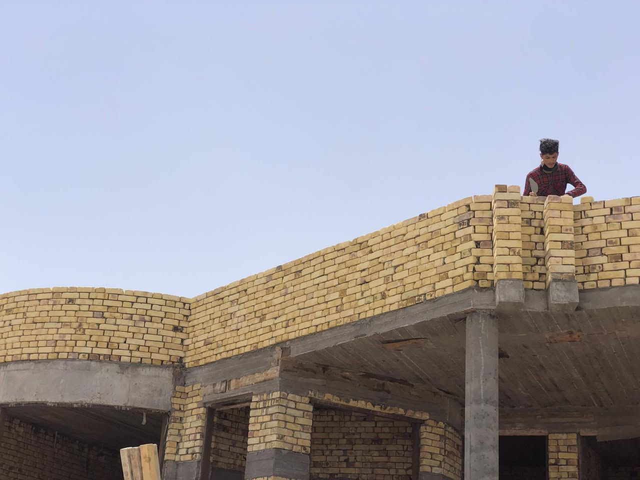 خلفه بناء ولباخ متفرغ حاليا مكطوعه ويوميه باسعار مناسبه 
عنوان السماوه هاتف ***********
