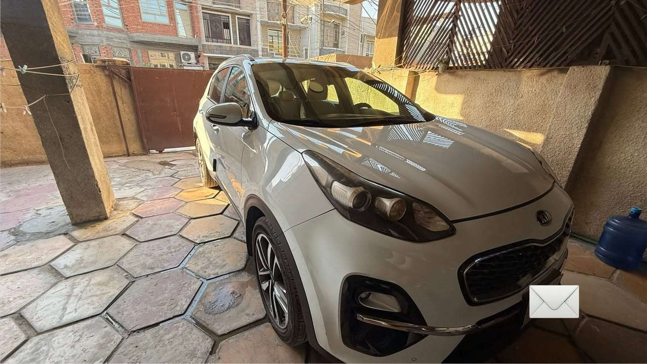 سبورتج خليجي للبيع 
موديل 2020
اللون ابيض 
بدون ضربة ولا صبغ 
ماشيه 82 الف 
حساسات امامية وخلفيه 
كامرة بلادي 
شاشه اصليه بلادي ابل كار بلي 
ثلاثة انظمة قيادة 
مكينة 2000
كشنات جلد بلادي 
تحكمات ستيرن اربع جهات 
ويل كب 19 
تخم تاير جديد 
صدر جديد 
السيارة جاهزة ومابيها نقص 
بيها بارد اسف الباب الخلفي اليمين وطخة بسيطة بالباب الخلفي الايسر موضح بالصورة
السعر 18 الف يعني 180 ورقة 
***********
