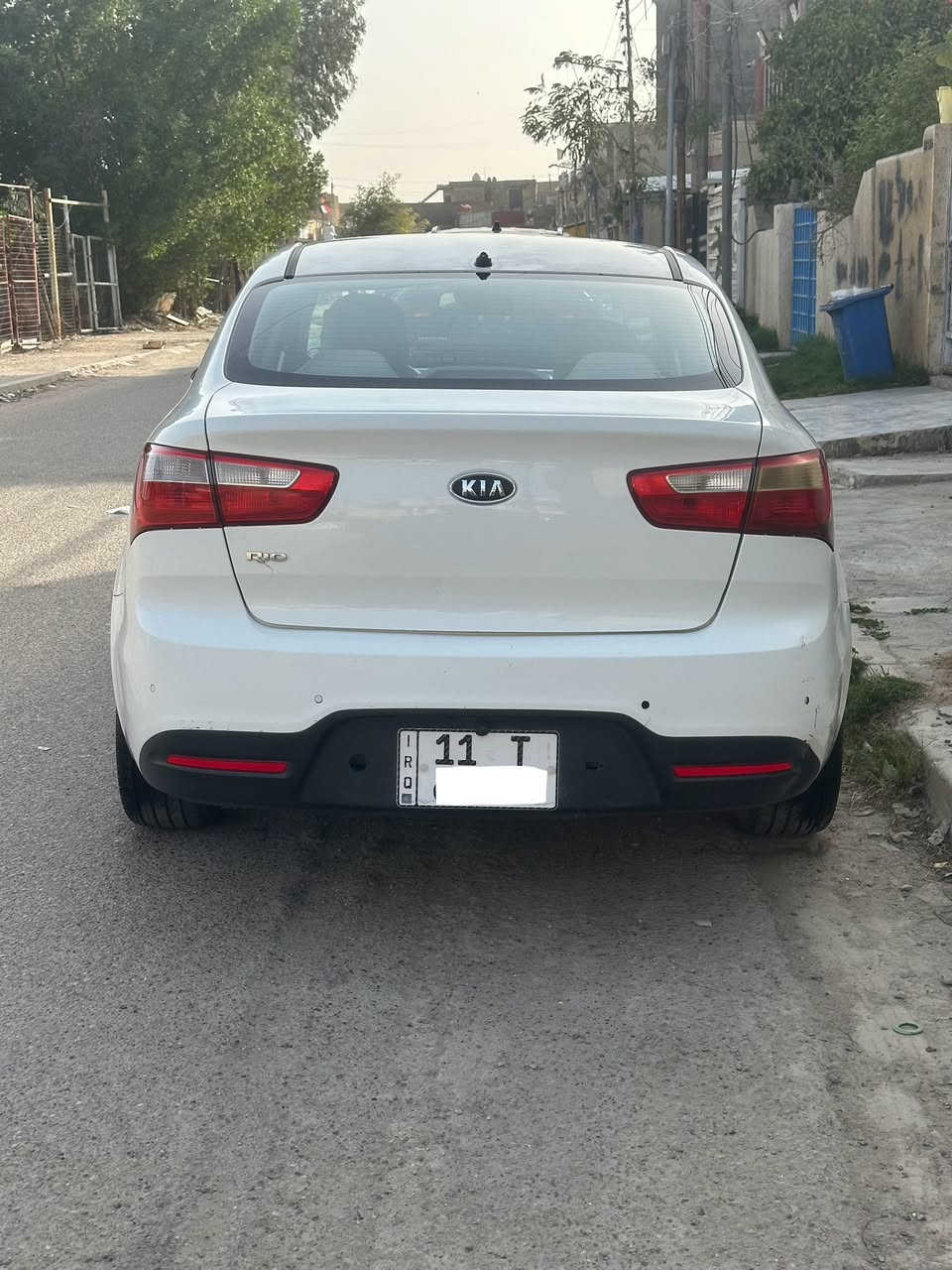 سلام وعليكم رمضان كريم على الجميع
كيا ريو موديل 2012
رقم بغداد الجديد تحويل ثاني يوم 
خليجي الشركه العامه 
محرك 1600 قطرتين 
شاشه كامره 
داخل السياره جديد 
تبريد ثلج 
محرك وكير تمام  
صدر السياره جديد 
السياره مكفوله فقط ربع الجاملغ الامامي صبغ 
مكان السياره بغداد
السعر 95
الهاتف ***********
