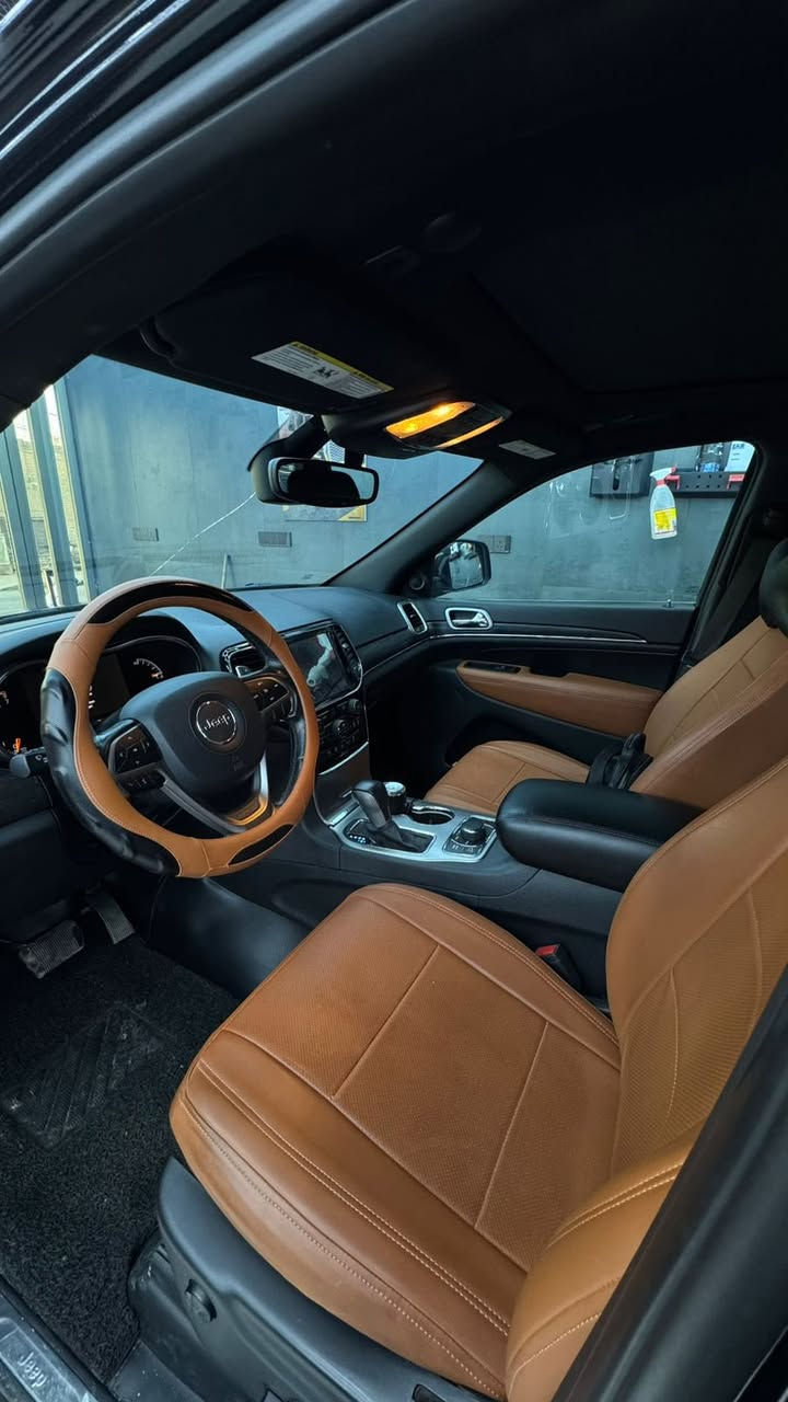 السلام عليكم

جيب كراند شيروكي  2019
لمتد 
رقم بغداد باسمي 
مغلفة ppf 
الجام عليه لاصق عاكس شمس مسموح مرورياً 
بدون حادث  بدون ايرباك
بيهة بارد طخات بالعراق  
ماشية61 الف ميل 
السيارة فول ومابيهة نقص
بانوراما 
جلد 
قطعتين تبريد
تدفئة تبريد كشنات امامية
 تدفئة كشنات خلفية 
تدفئة درگة
حساسات خلفية ورادار خلفي توقف ذاتي
السعر : 24,000$

***********
