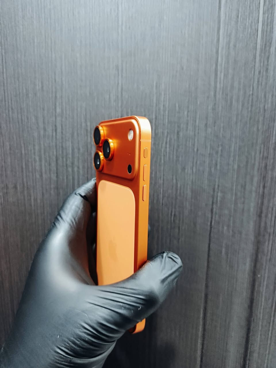 سلام عليكم ورحمة الله وبركاته ايفون XR  محور 17 تحوير درجة أولى دكمة الصامت طبق الأصل ذاكرة 128 بطارية 78 جهاز بلادي كلشي ما مستبدل شرط البصمة سعر مناسب جدا العنوان كربلاء للتواصل ***********
