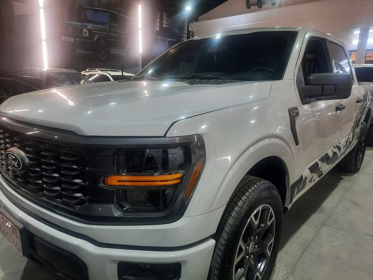 فورد بيكب F150 لاريات موديل ٢٠٢٤ فول مواصفات باب طويل بدي قصير
صفحة السائق كلير امريكي وتبديل بابين يمين السعر ٣١٥ وبيها مجال تترقم شمالي 

***********

