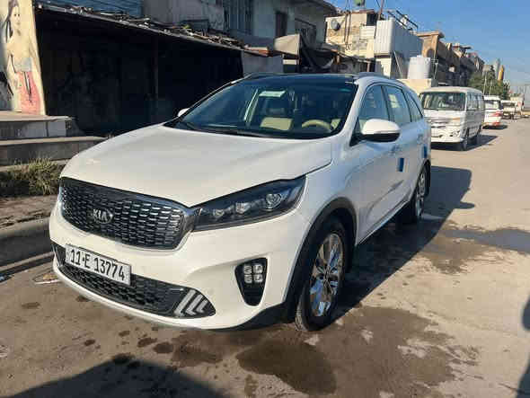 السلام عليكم للبيع سورنتو 2018 شكل 2020 سياره مكفولة ماعده بارد بين الباب وجاملغ سونار موجود سياره حيل نضيفه
كشنات كهربائيه 
7 راكب 
6 سلندر 
محرك وكير مكفول 
صدر حداده كله جديد
مري شفط
بنرامة 
صندوك كهربائي 
سعر240 
 مكاني بغداد
***********
