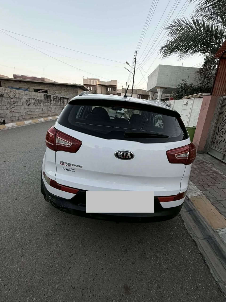 اسبورتاج خليجي موديل2014  اللون ابيض مكينة 20 دوش للبيع  
مواصفات
اشاير بالمراية وشفط حساسات خلفية وكاميرا عدد(2) انظمة قيادة اوتو وعادي وتحكم استيرن وتثبيت السرعة ونظام ايكو  وشاشة وكار بلي  وثلاجه بالدشبول كير ومحرك شرط ما مفتوح وماشية 180 كم وقابل للزيادة اربع تايرات جديدة وصدر جديد وتبريد ثلج❄️❄️❄️ سيارة مال بيت ما يحتاج اي مصرف اضرب سلف من زاخو للفاو
رقم اربيل دولي وبطاقة بنزين موجود وسنوية جديده 2028
السعر 155 وبي مجال
عنوان السيارة كركوك داقوق 
رقم صاحب السيارة
***********
