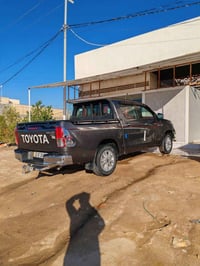 هايلوكس • ٢٠٢٢ • ضربة باب