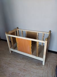 سرير أطفال • للبيع • قابل تفاوض