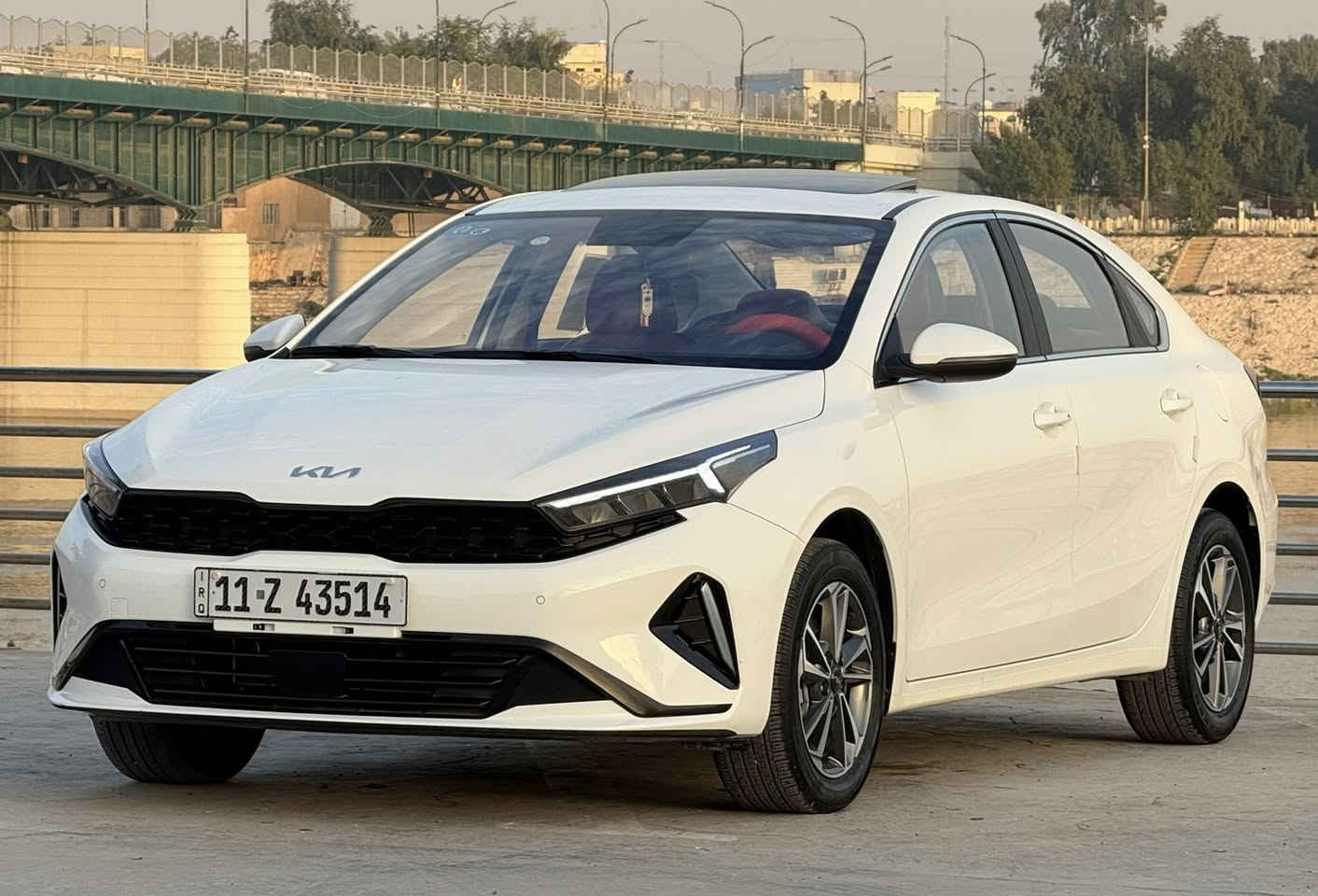 السلام عليكم
كيا سيراتو K3 الشكل الجديد رقم بغداد  موديل 2024 

مكفول من صبغ 

/ فقط بارد جاملغ امامي / ماشية 8  الف

المواصفات  : بصمة تشغيل وابواب / سلايد  / كشنات جلد /

شاشة ديجتال / هندبريك دكمة / اوتو هولد / يدات نيكل / تراكشن كنترول كروز سرعة وتحكمات كاملة  / 4 انظمة درايف مود / لايتات ليد ✅ / اشارات بالمراية  / ويل كب كروم / تبريد لمس / شاشة كبيرة / 4 دسكات. 

مكاني بغداد كريعات  

للحجز والاستفسار :- ***********
