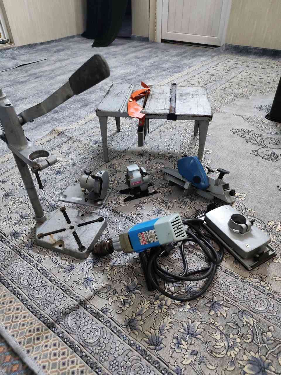 عدة نجارة بحالة جيدة تشمل:
دريل ماكيتا ياباني
منشار طاولة صغير
قاعدة تثبيت دريل
أجهزة قص وصقل
ملحقات نجارة
الحالة: تعمل بشكل جيد.
الموقع: أربيل.
السعر: على السوم.


**إذا كنت صاحب هذا الإعلان وتريد حذفه لأي سبب، رجاءا أرسل رسالة إلى الدعم الفني**