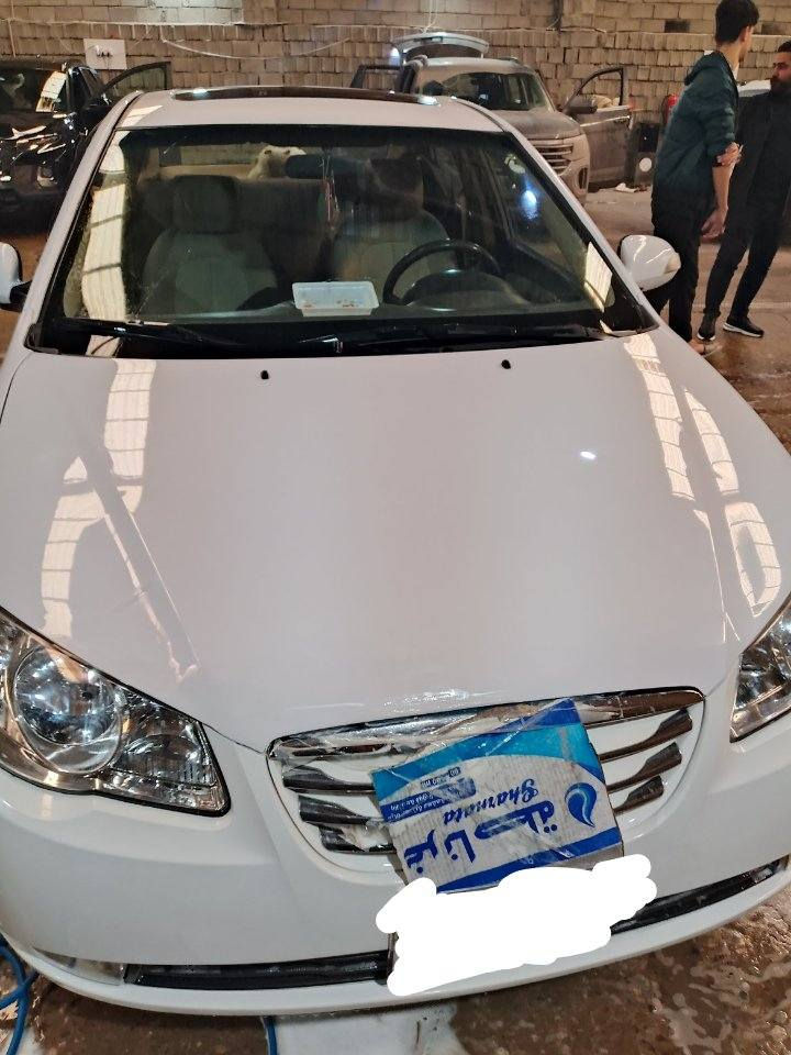 سلام عليكم الانتره موديل 2010فول فتحه
شاشه 
كامره حساسات خلفيه
گشن جك
دگشن عالي محرك1600
خمسه ويل كب
گير محرك بحاله جيده
هزه جديده بأسمي رقم اربيل دولي سنويه ل31شرط تحويل  مگفوله من الصبغ والضربه فقط بين الباب والجاملغ صبغ وبدوسه قليل بدون ضربه جاهزه سياره وبيه باردات 
سعر115
***********
