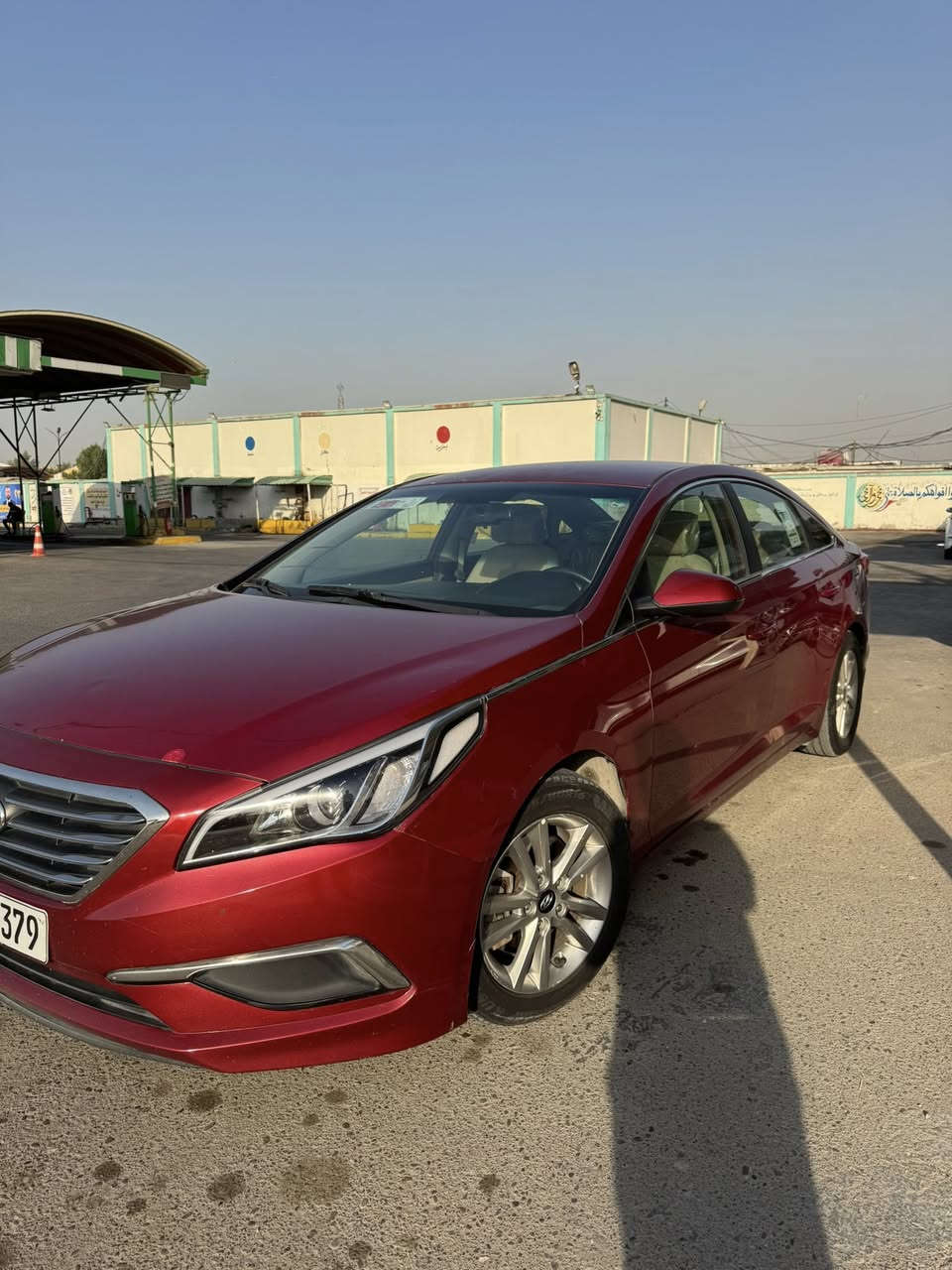 السلام عليكم
سوناتا 2016
حادثها بامريكا جاملغ و بنيد بس صبغ
و هنا بالعراق تبدلت قطعة و انرشت قطعة
مواصفات عادية
3 وضعيات قيادة
و شاشة چبيرة و كاميرا
تبريد شغال 
و رقم أربيل بإسمي 
سنوية لـ 2030
ماشية 150 الف ميل
مكانها النجف
رايدها بـ 110 و بيها مجال
***********
