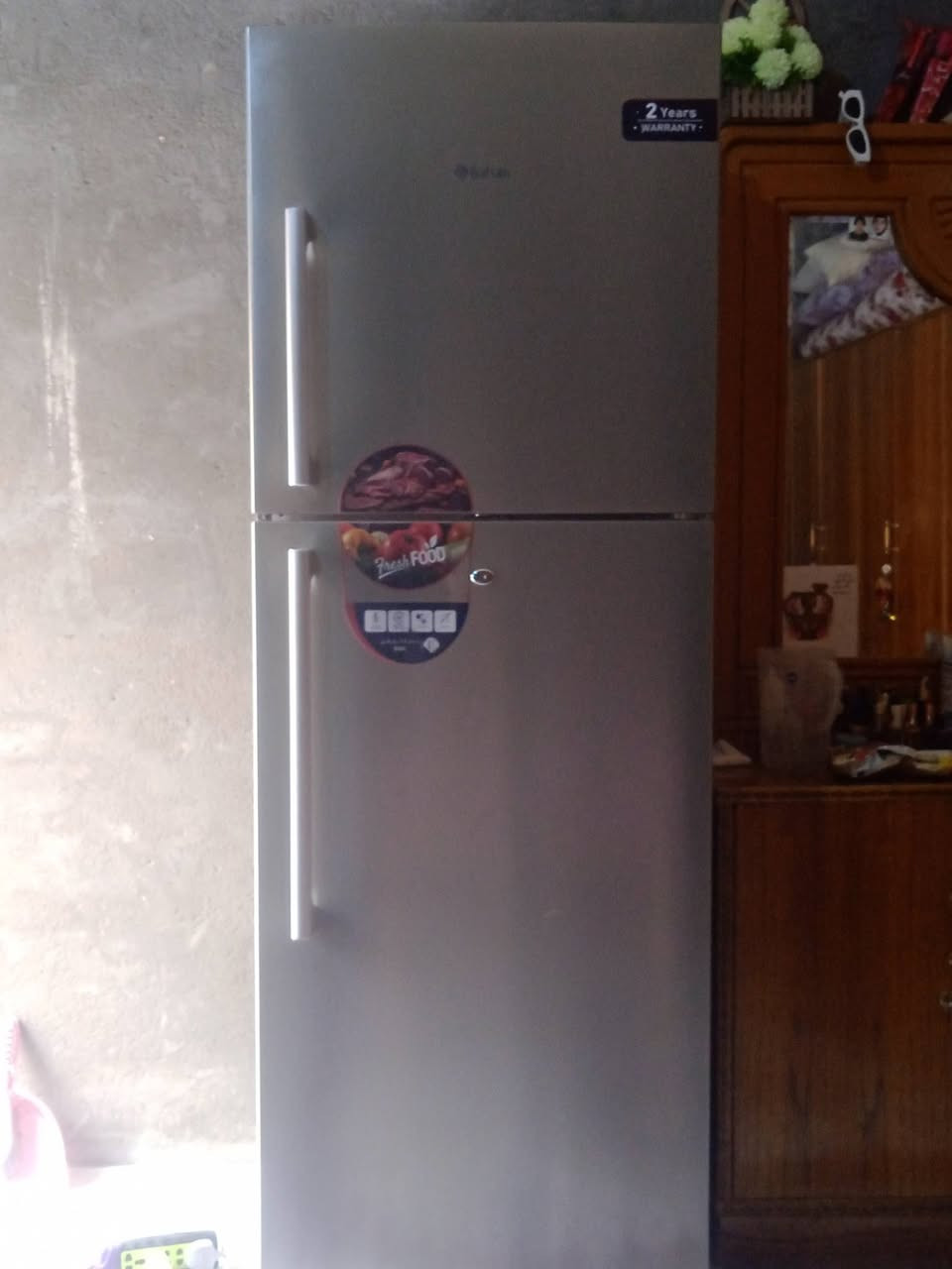 سلام عليكم ثلاجه للبيع جديده صارلي سبوع من شتريتها وريد ابيعها الستفسار هاذه رقمي *********** او خاص
