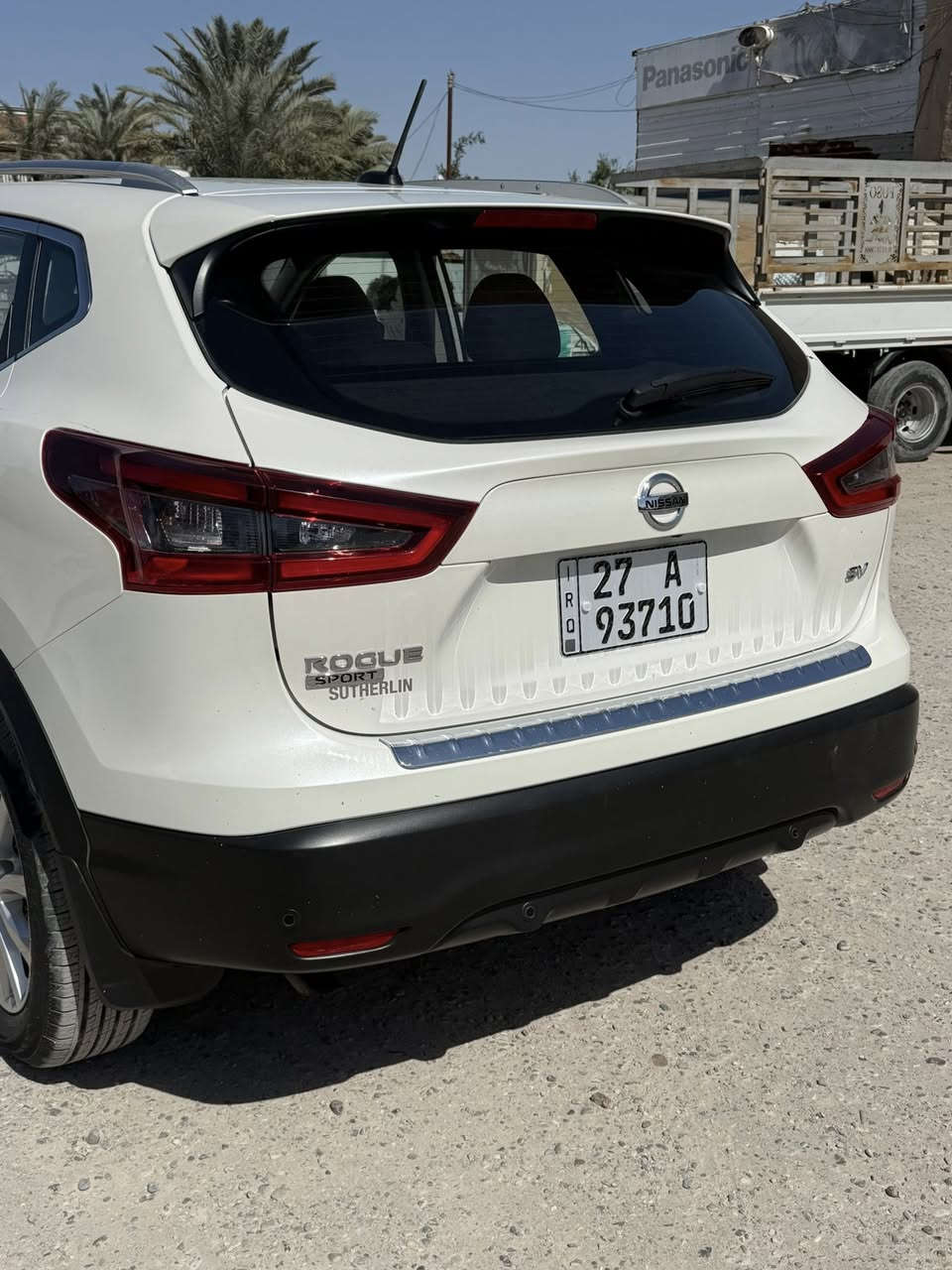 السلام عليكم 
سيارة نيسان روج للبيع موديل 2021 كفالة عامة تقرير غرق ذي قار بسمي حرة تحويل ثاني يوم السعر 200$الاستفسار الاتصال على هذا الرقم ***********
