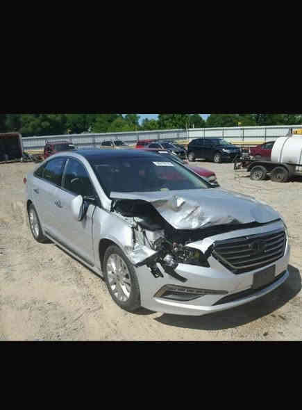 السلام عليكم 
سوناتا 2015 Limited

للبيع سوناتا 2015 امريكي مكينة 2400gdi فووول مواصفات للأخير 

مواصفات:
بانوراما
بصمة تشغيل 
بصمة ابواب
خزن ميموري
رادار 
نقط عمياء
سستم سماعات 
اشاير بالمري 
مري قلاب عند البگ
لايت زنون
كشن جلد 
كشن كهرباء 
كشن تدفئة تبريد
تبريد قطعتين 
تدفئة بالستيرن
كرور مثبت سرعة
بردات بيبان بلاديه
شاشه كار بلي 
نظام التوقف عند الرجوع
3 انظمة قيادة ، نورمال ، ايكو ، سبورت 
تحكم ستيرن جهتين
دواخل جلد وصاج بلاديه
 
حادثها بنيد مصبوغ وجاملغات مبدلات يعني 3 قطع وبيها بارد بجاملغ الورا 

السيارة باسمي تحويل مباشر
 
السعر 145$ وبيها مجال 

رقمي ***********
